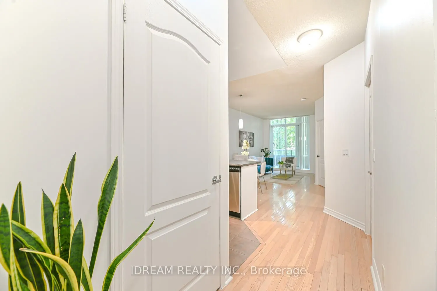 33 Elm Drive W, #201