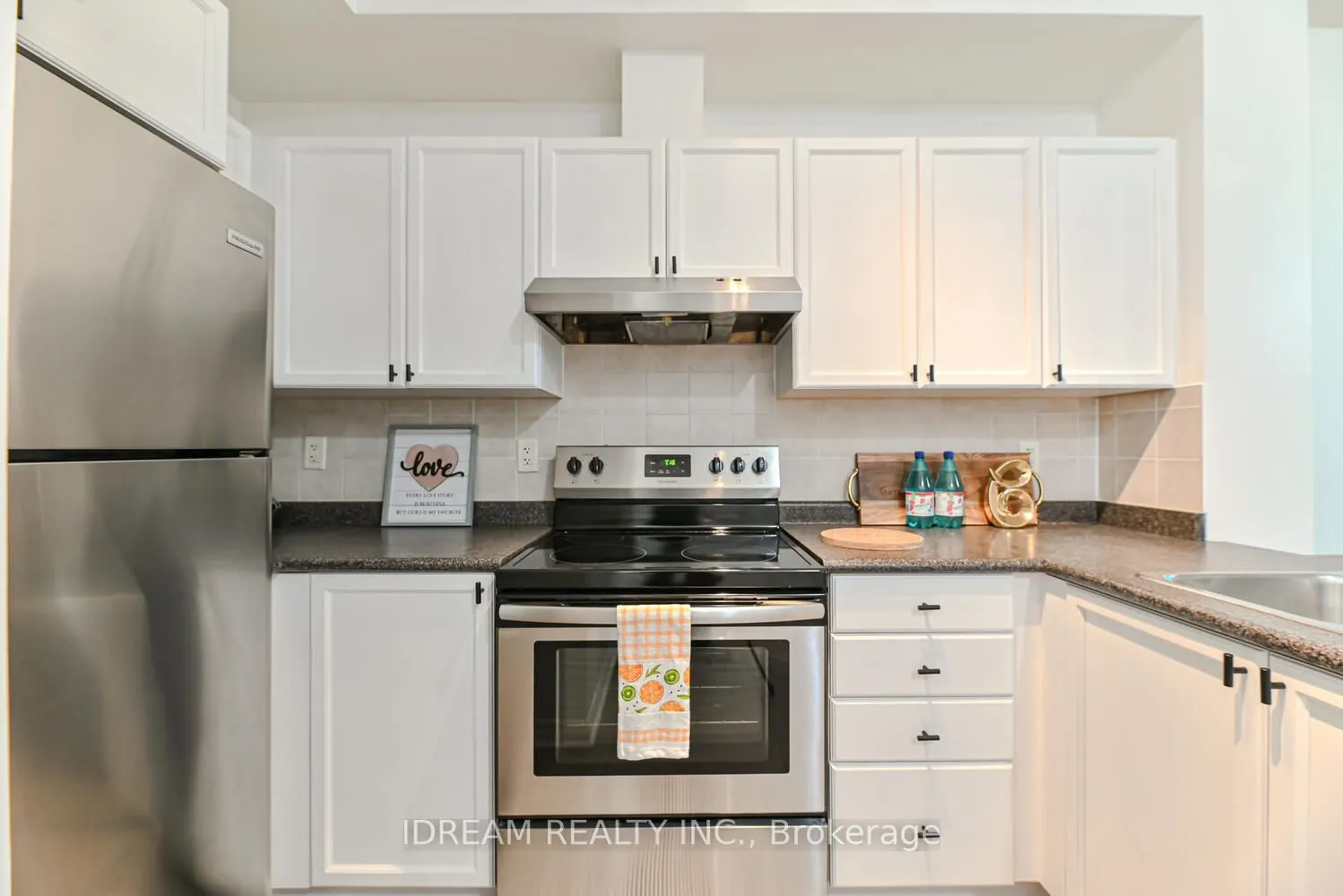 33 Elm Drive W, #201