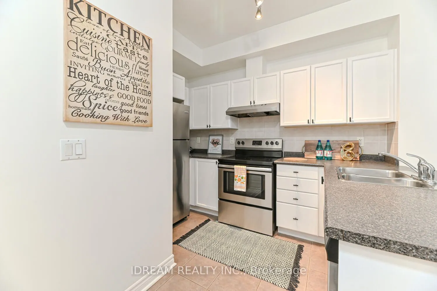 33 Elm Drive W, #201