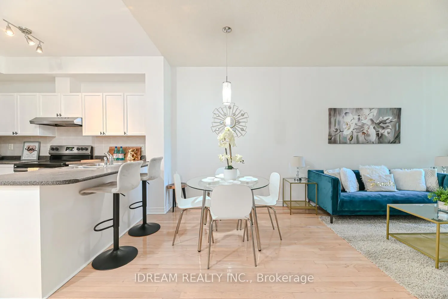 33 Elm Drive W, #201