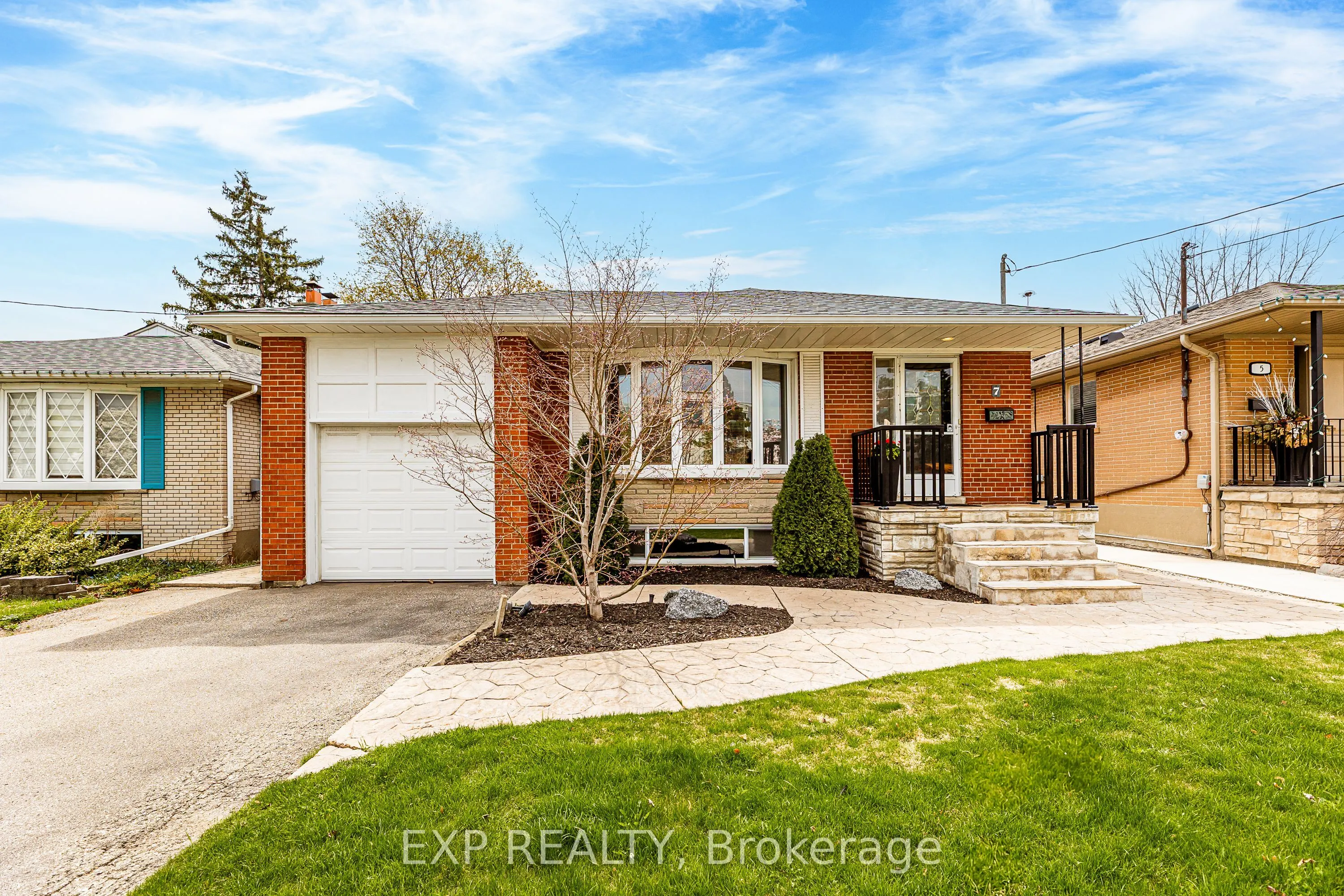 7 Northcrest Road