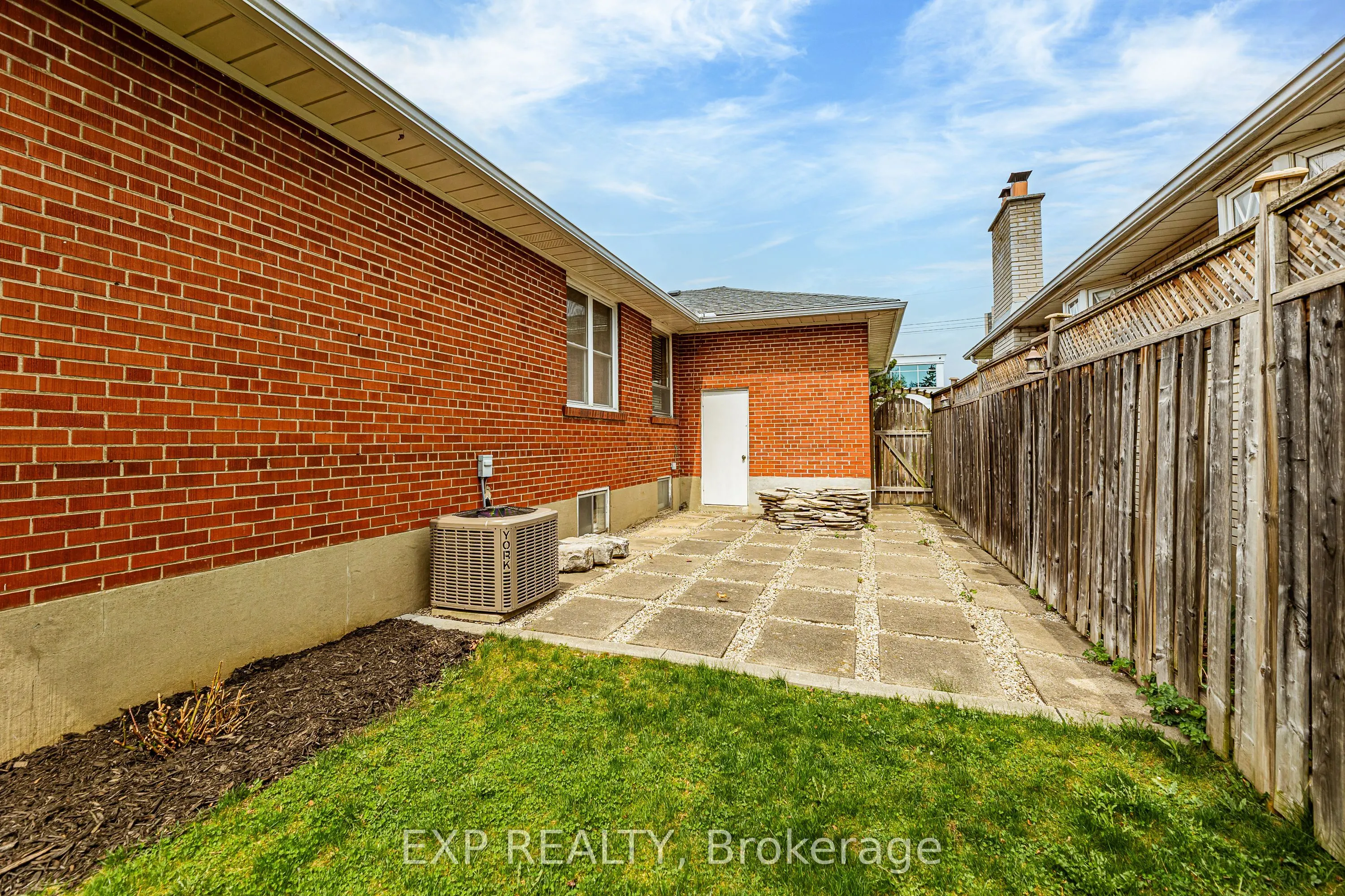 7 Northcrest Road