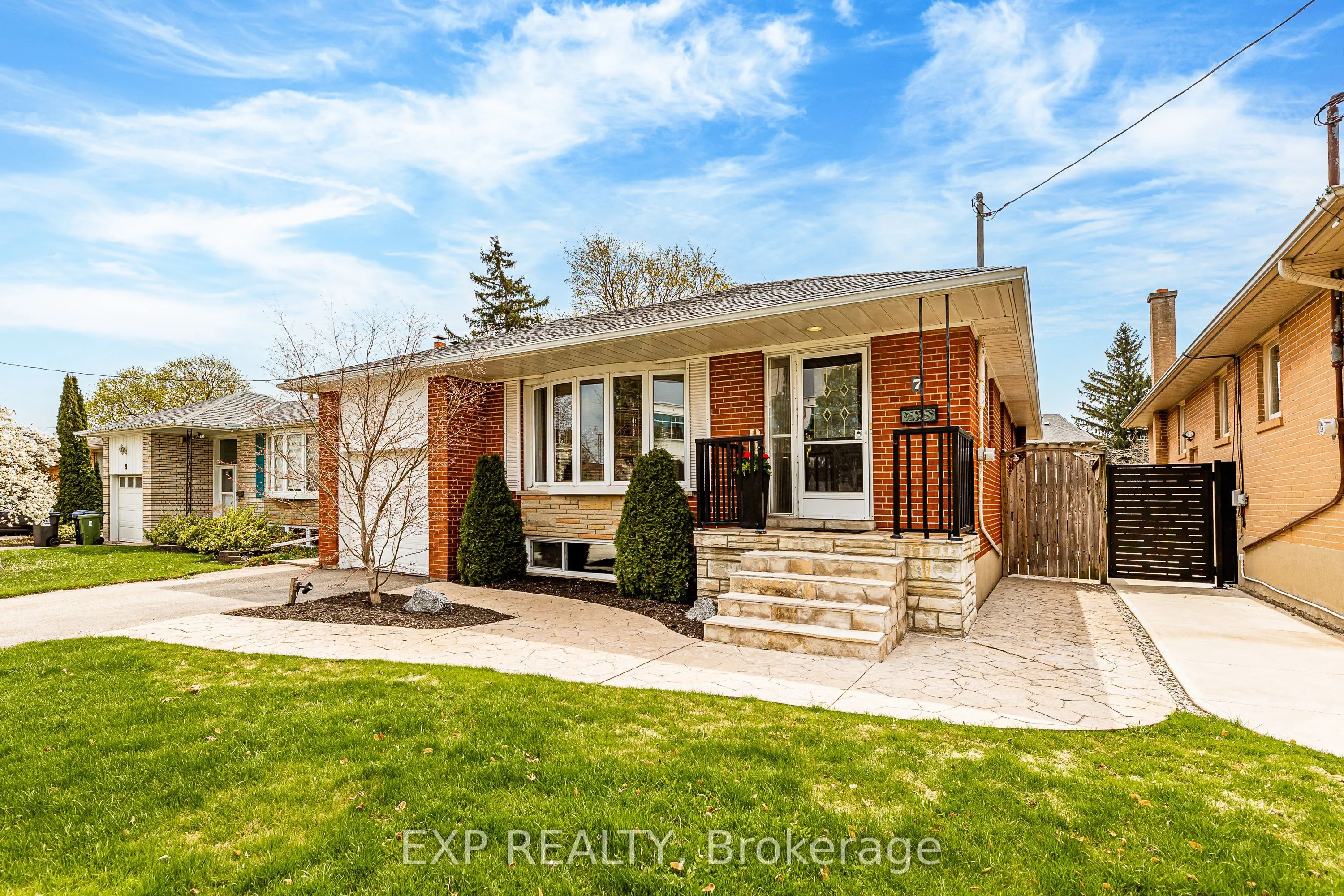7 Northcrest Road