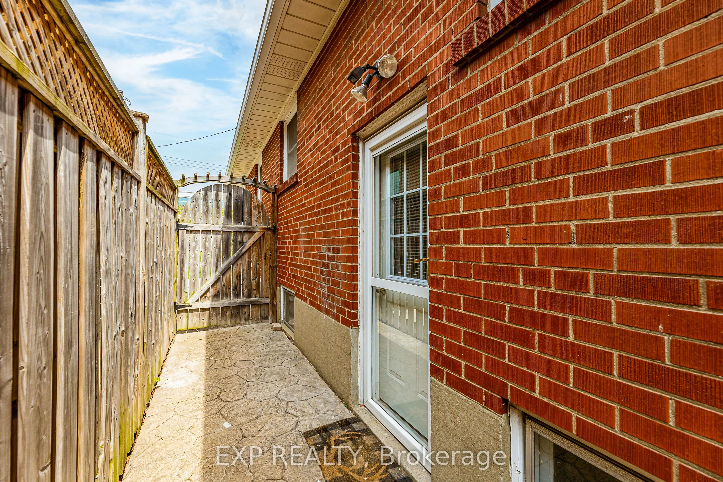 7 Northcrest Road