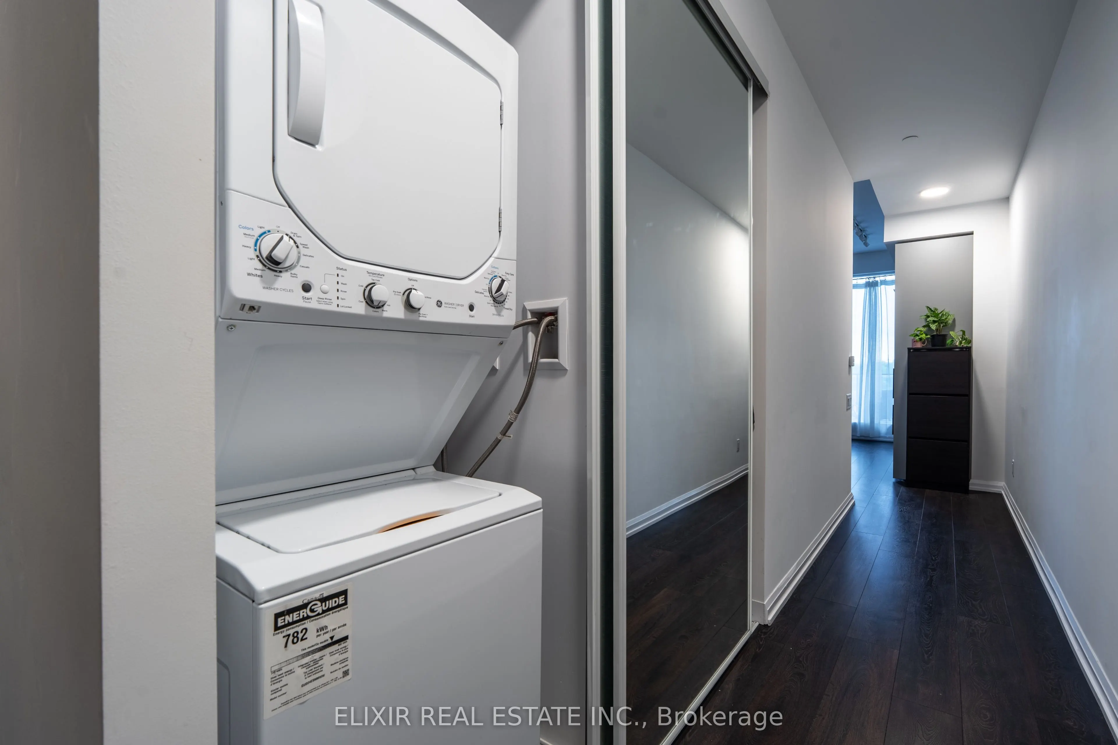4208 Dundas Street W, #615