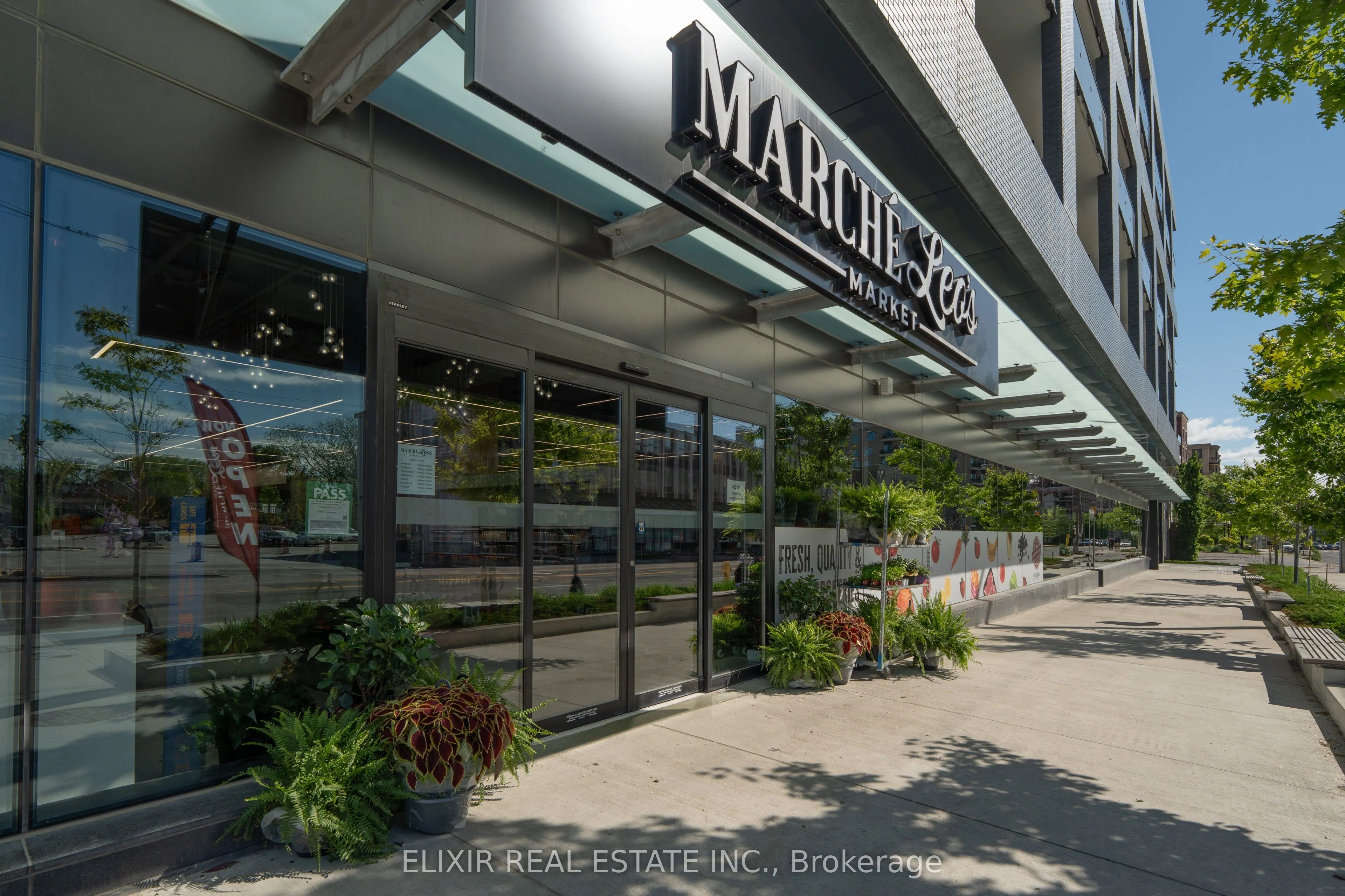 4208 Dundas Street W, #615