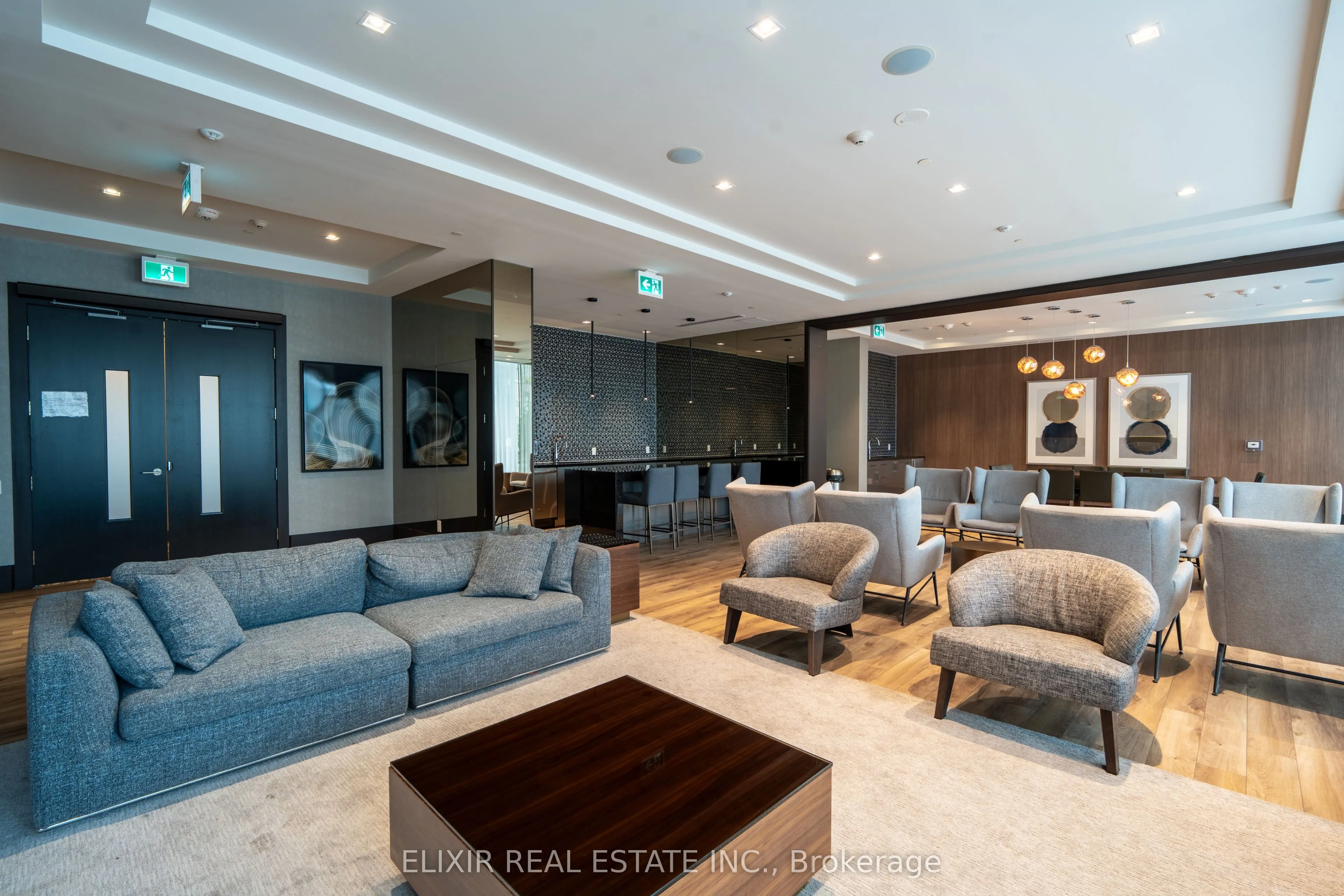 4208 Dundas Street W, #615