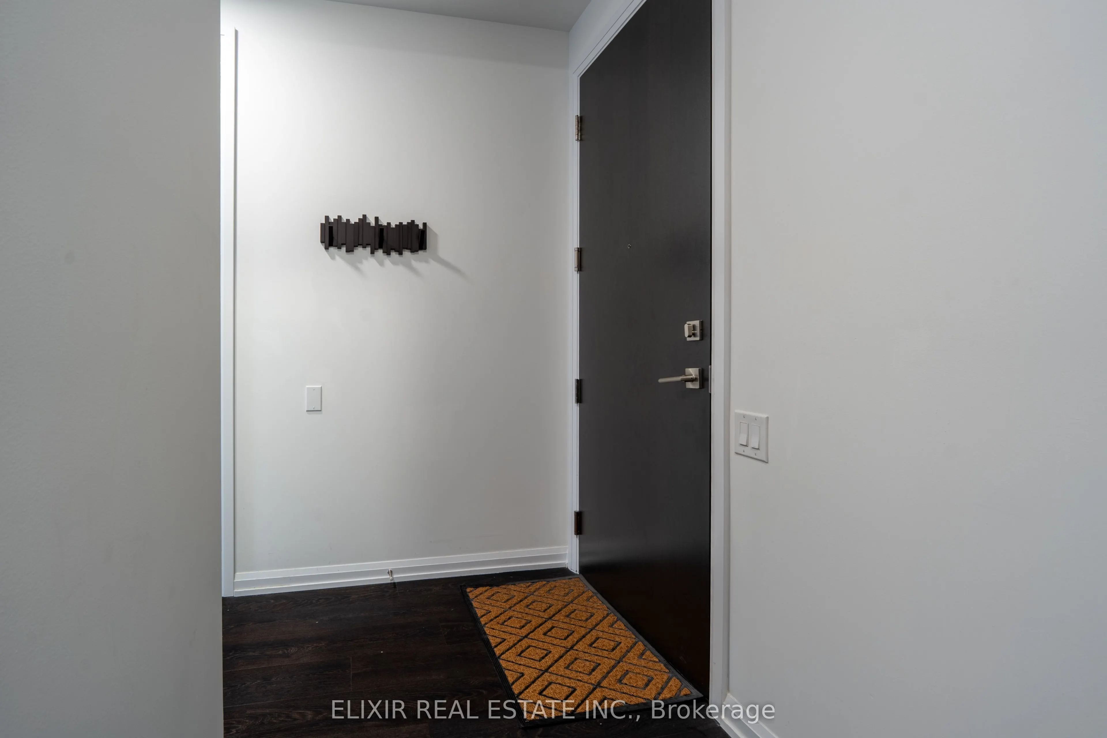 4208 Dundas Street W, #615