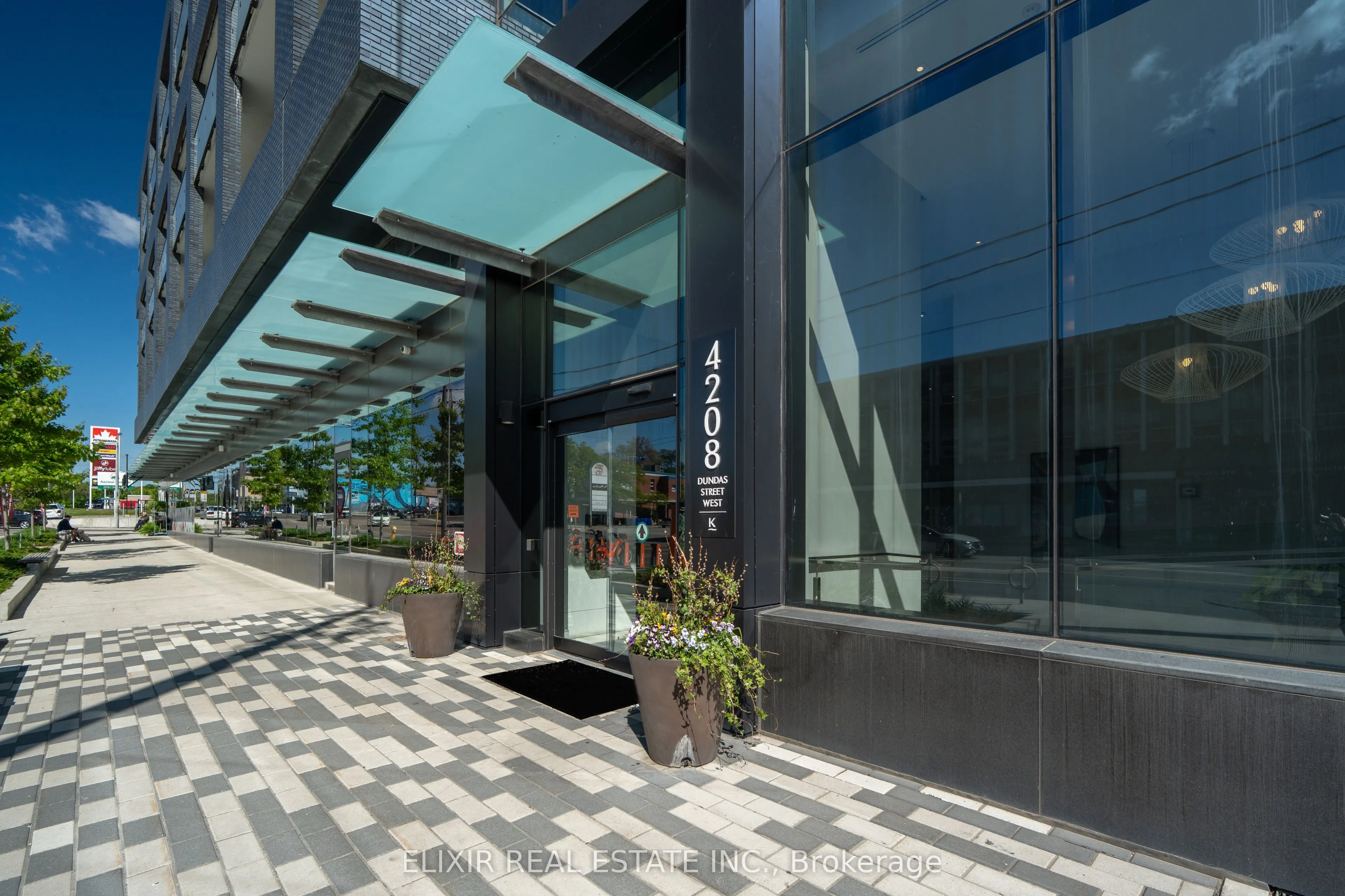 4208 Dundas Street W, #615