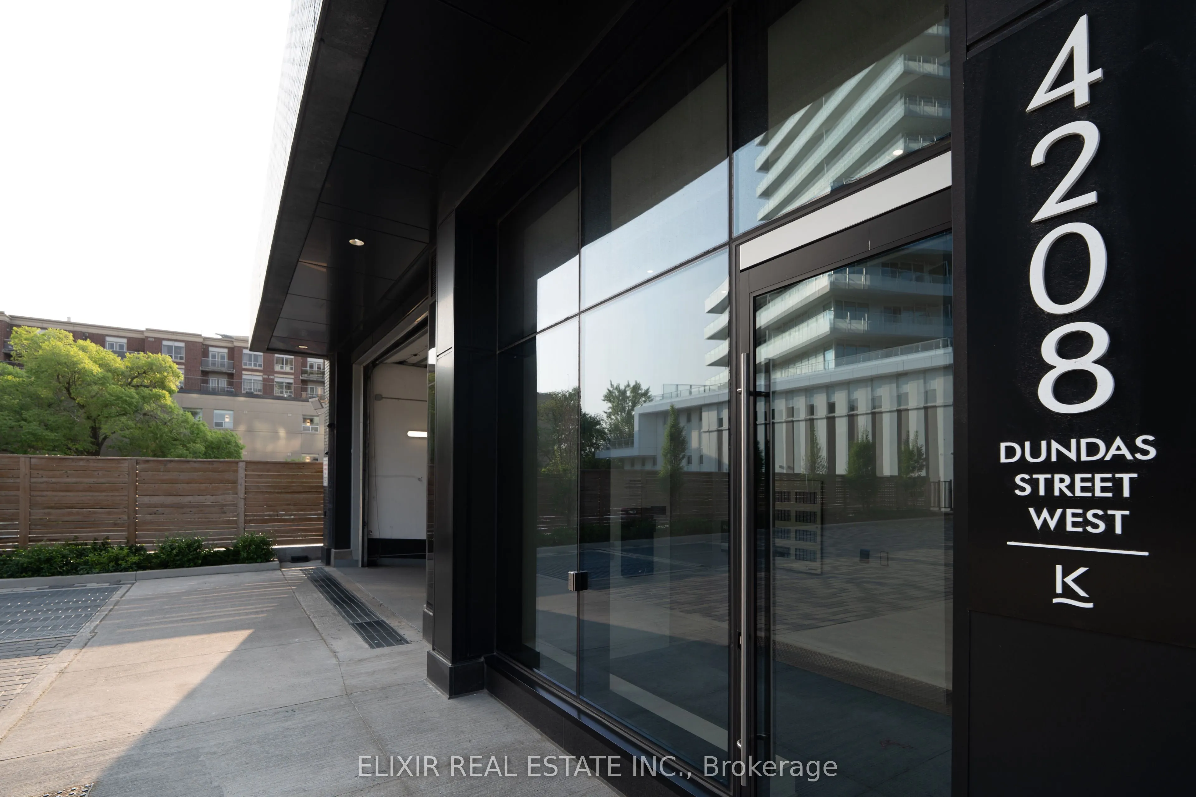 4208 Dundas Street W, #615