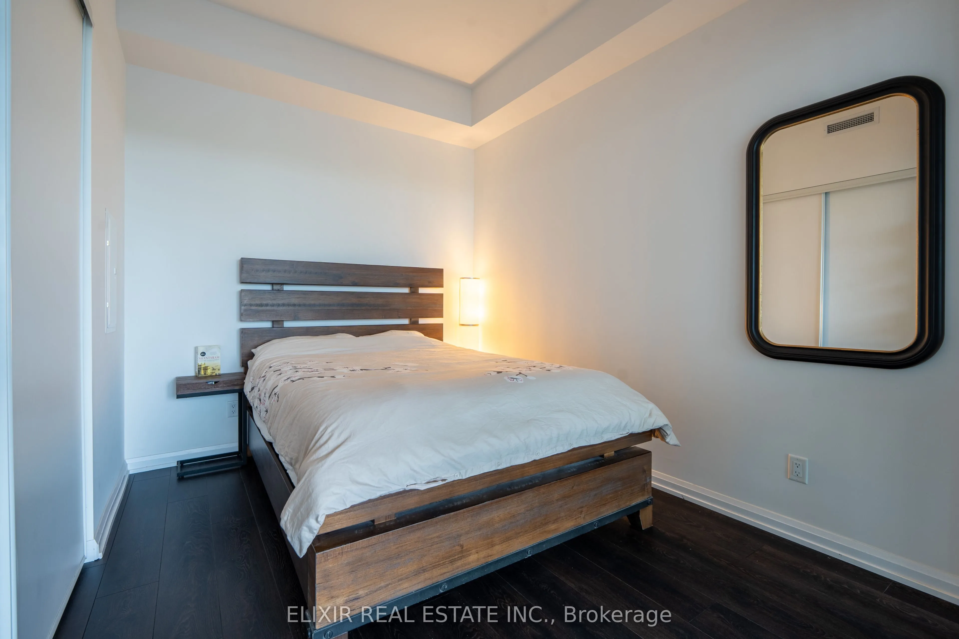 4208 Dundas Street W, #615