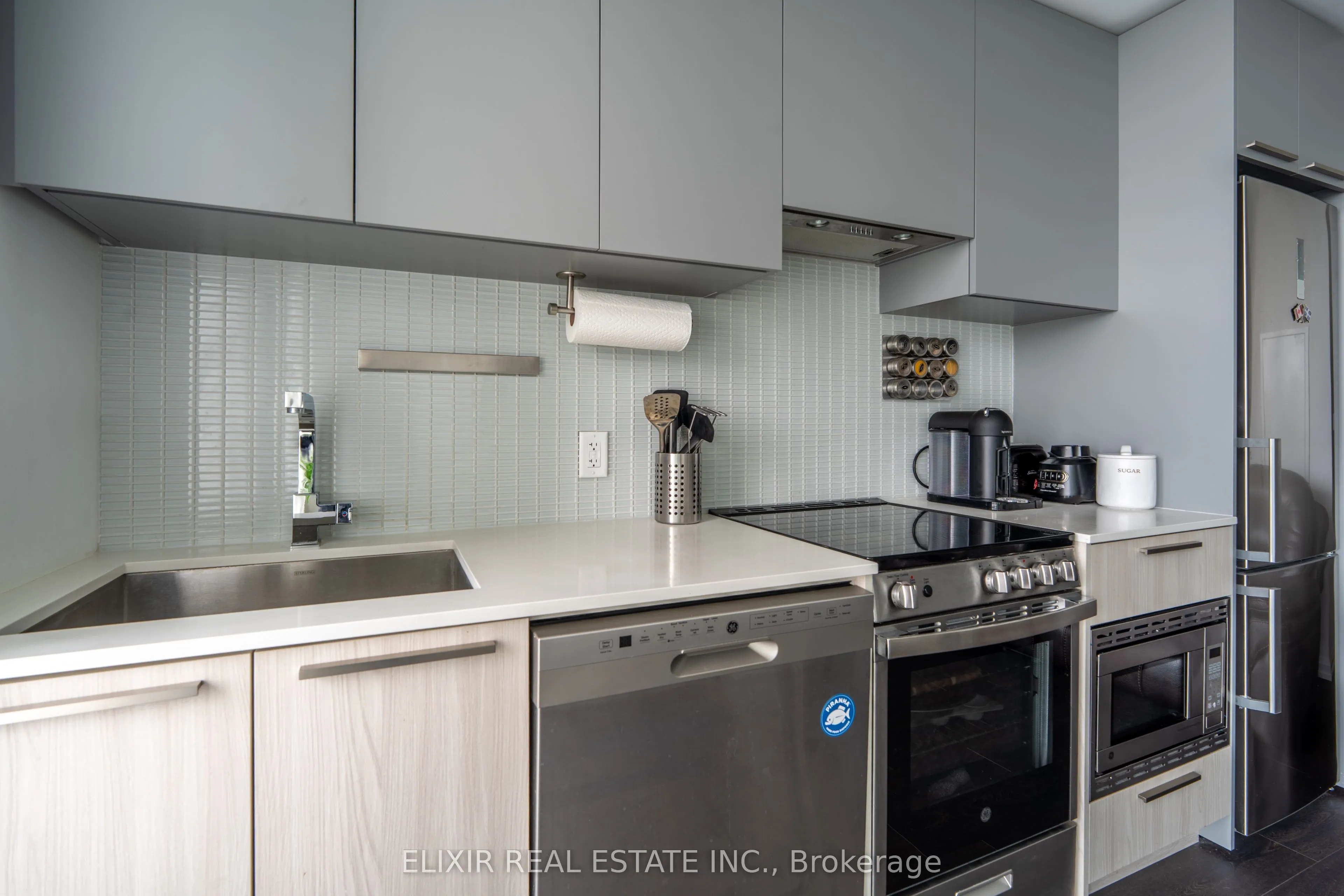 4208 Dundas Street W, #615
