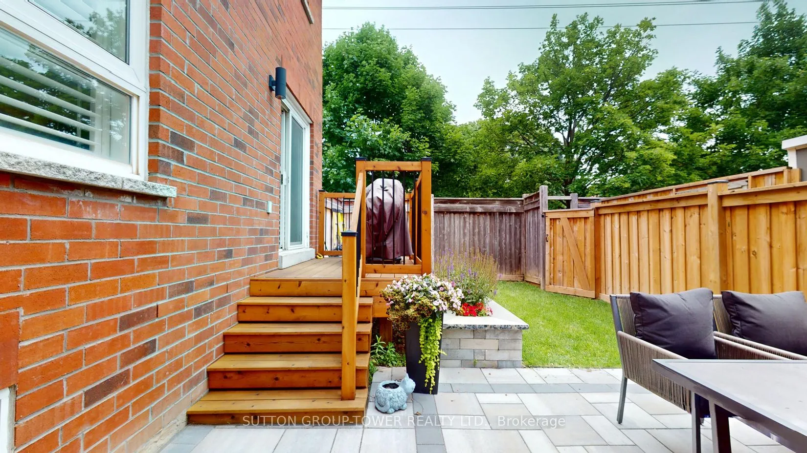 2 Dawson Crescent