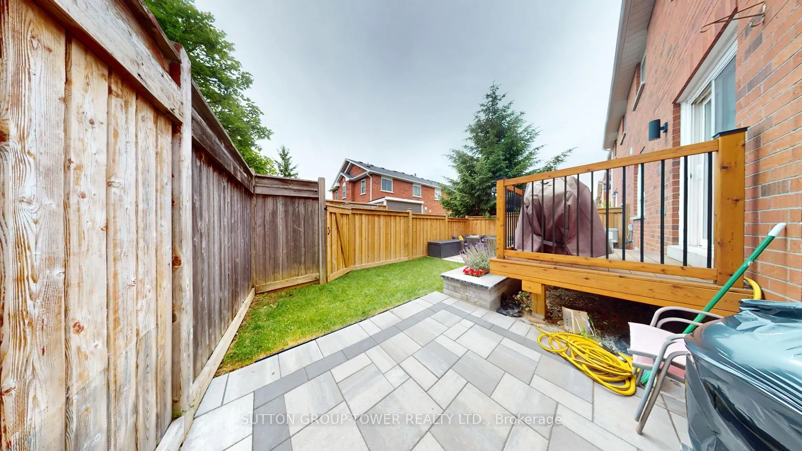 2 Dawson Crescent