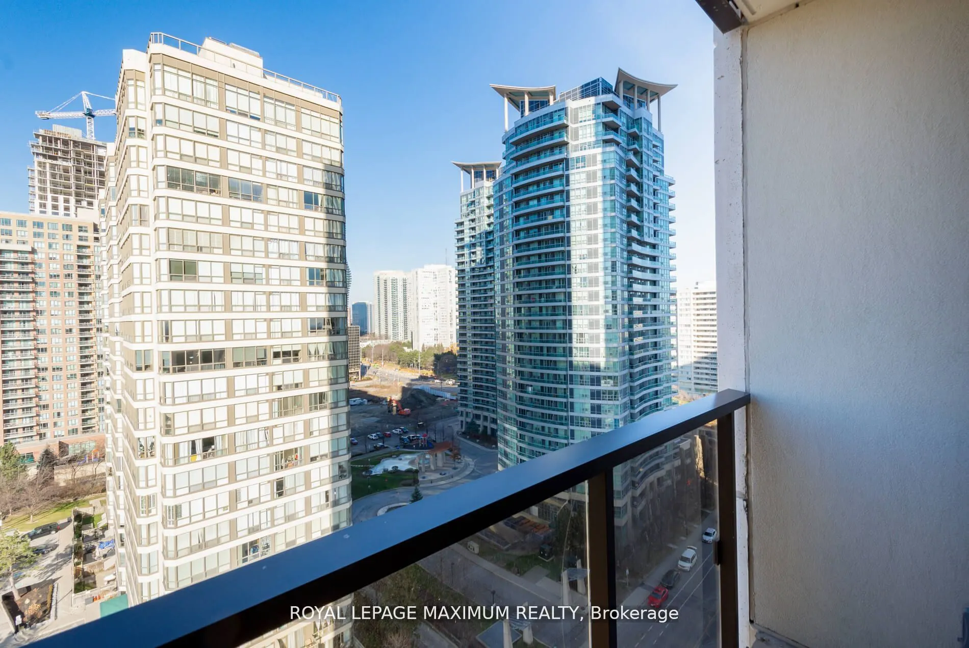 36 Elm Drive, #1410