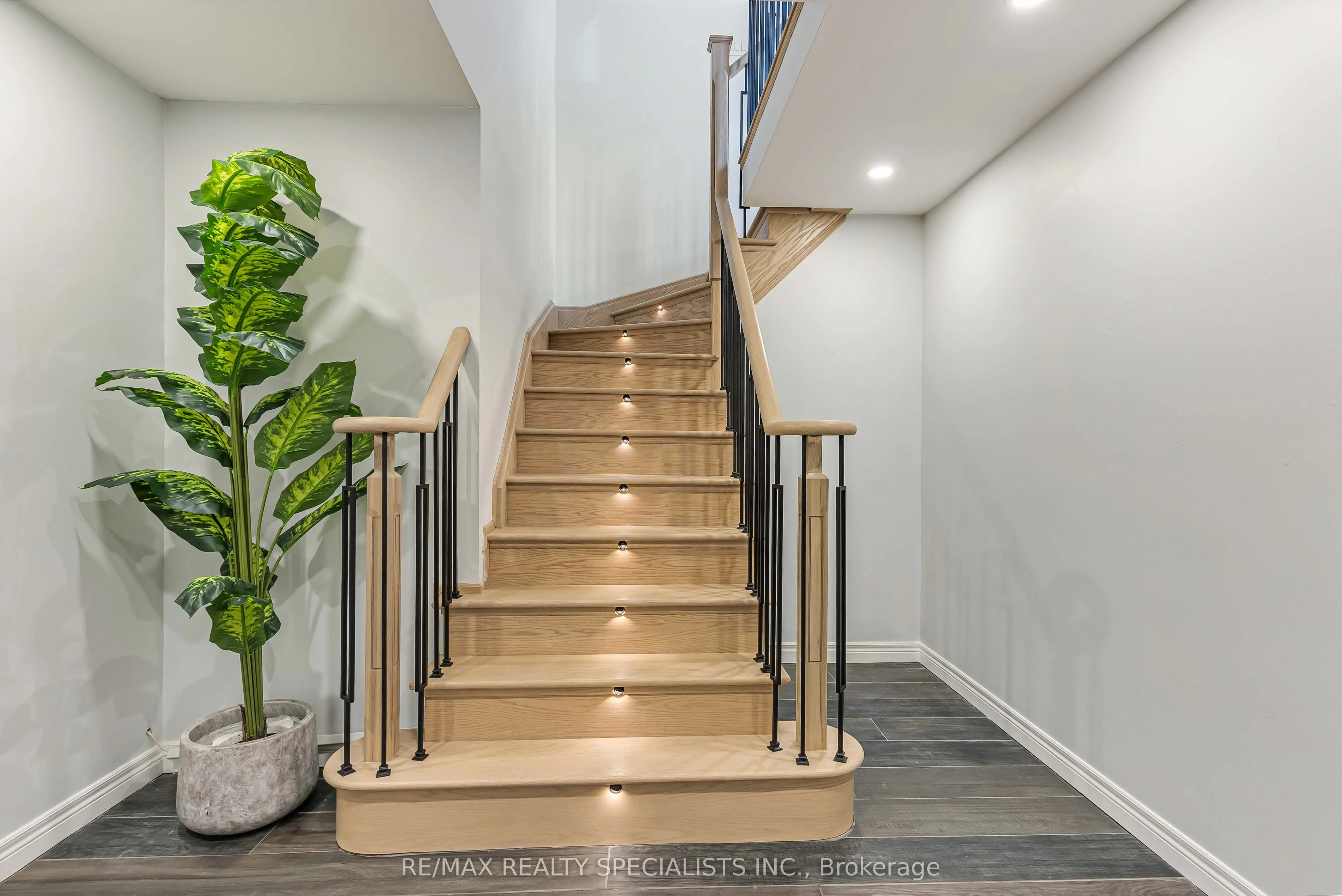 35 Ewart Street