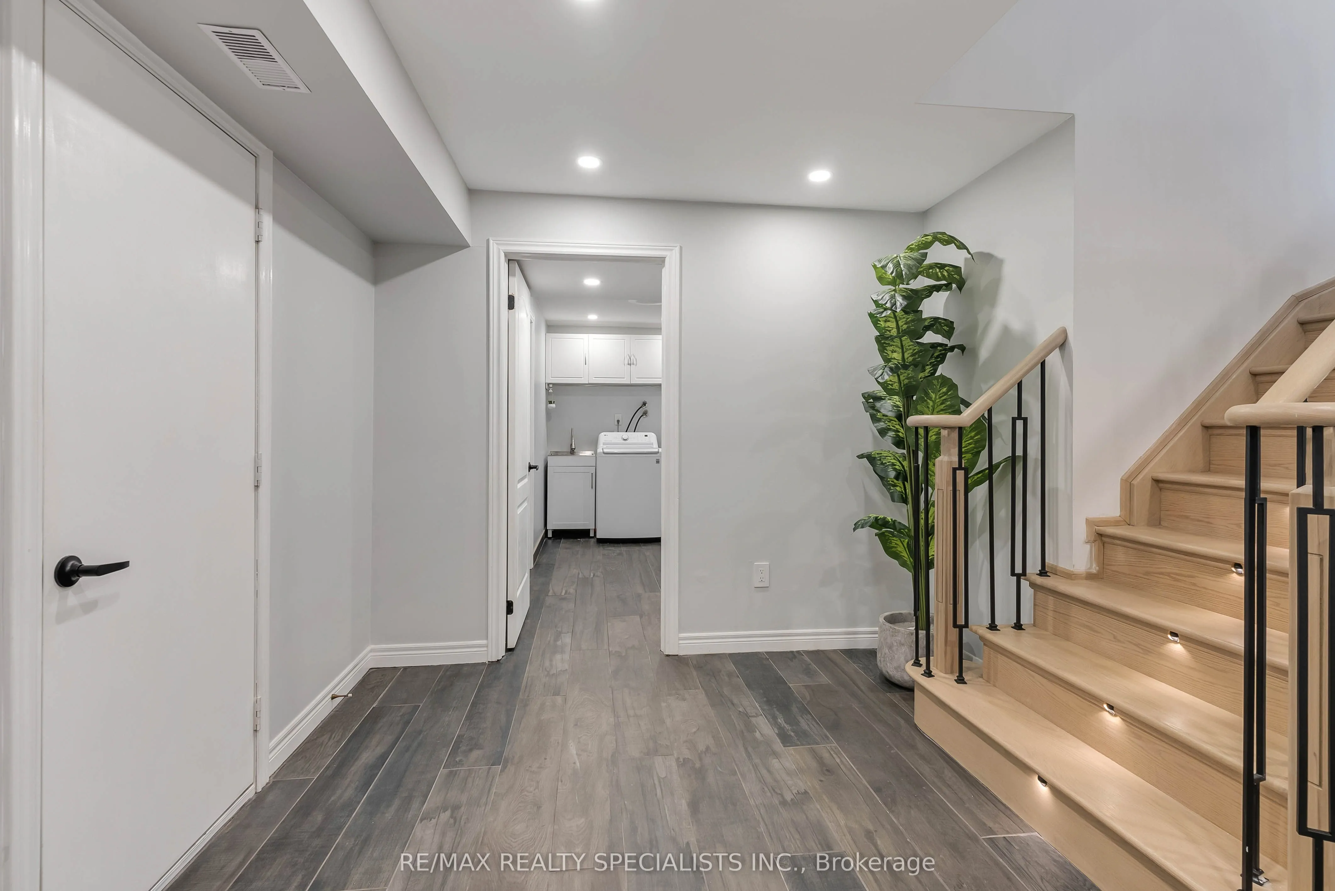 35 Ewart Street