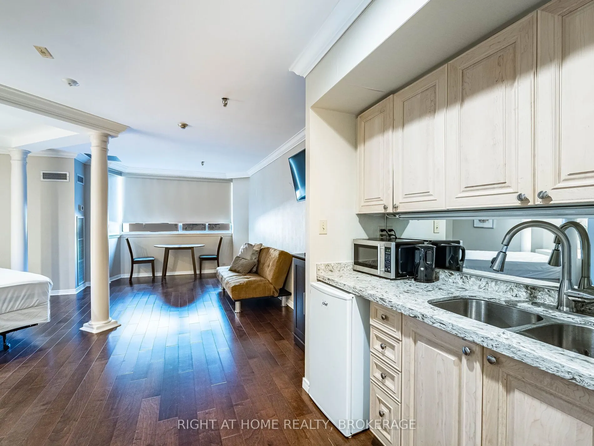 1001 Cedarglen Gate, #423