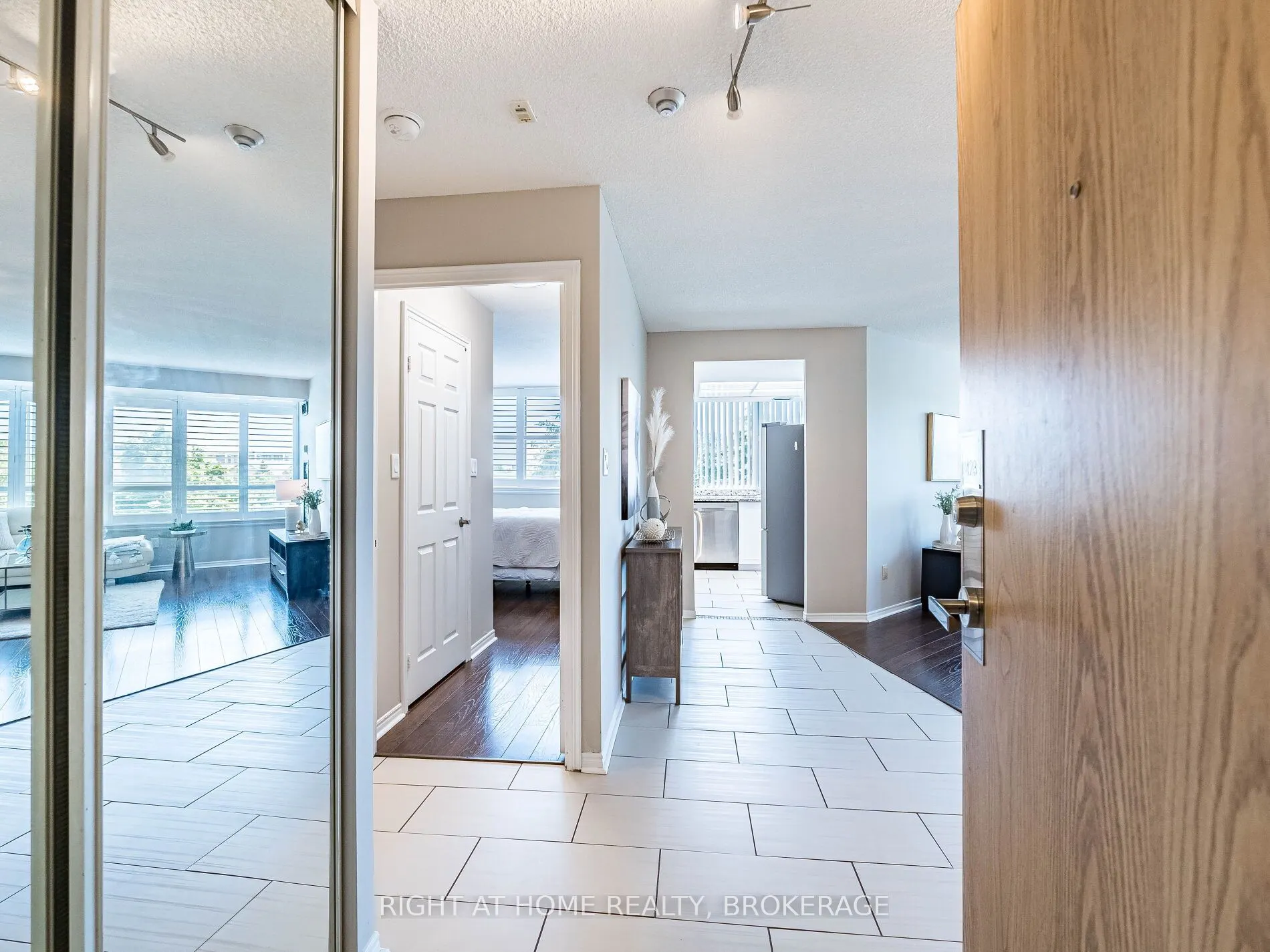 1001 Cedarglen Gate, #423