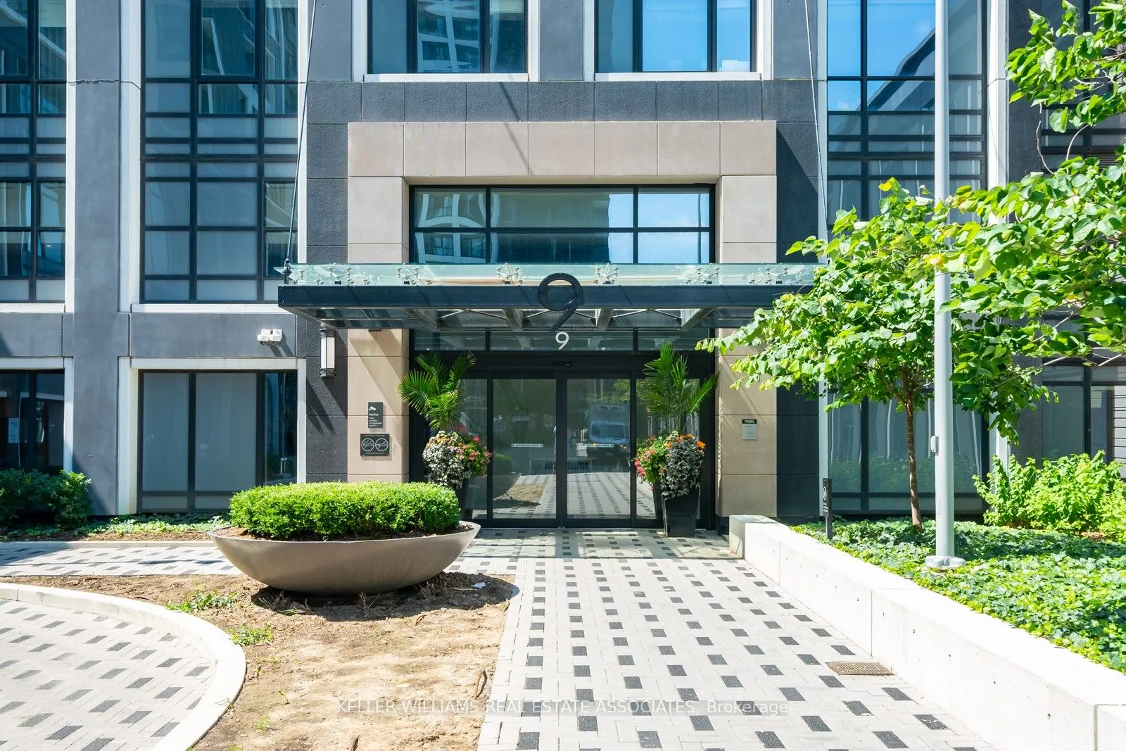 9 Mabelle Avenue, #2219