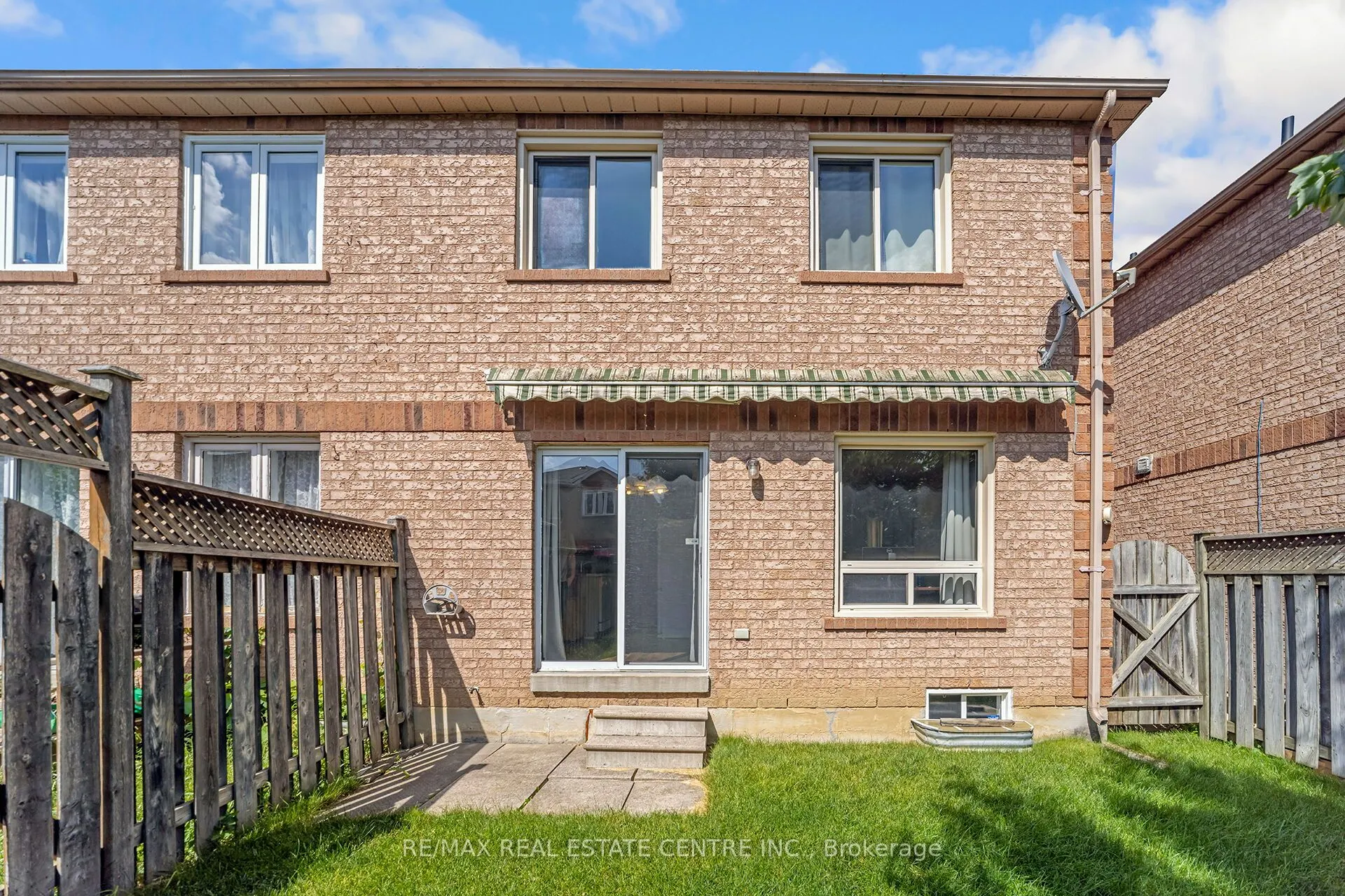 42 White Tail Crescent