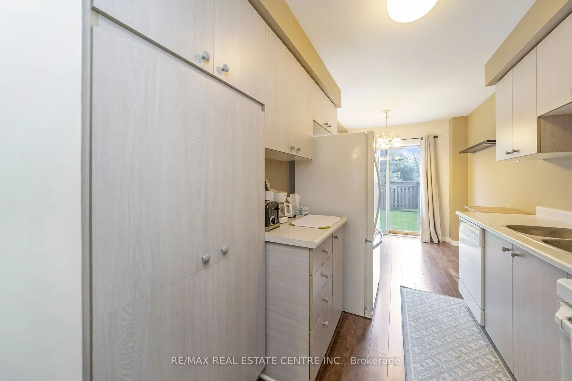 42 White Tail Crescent