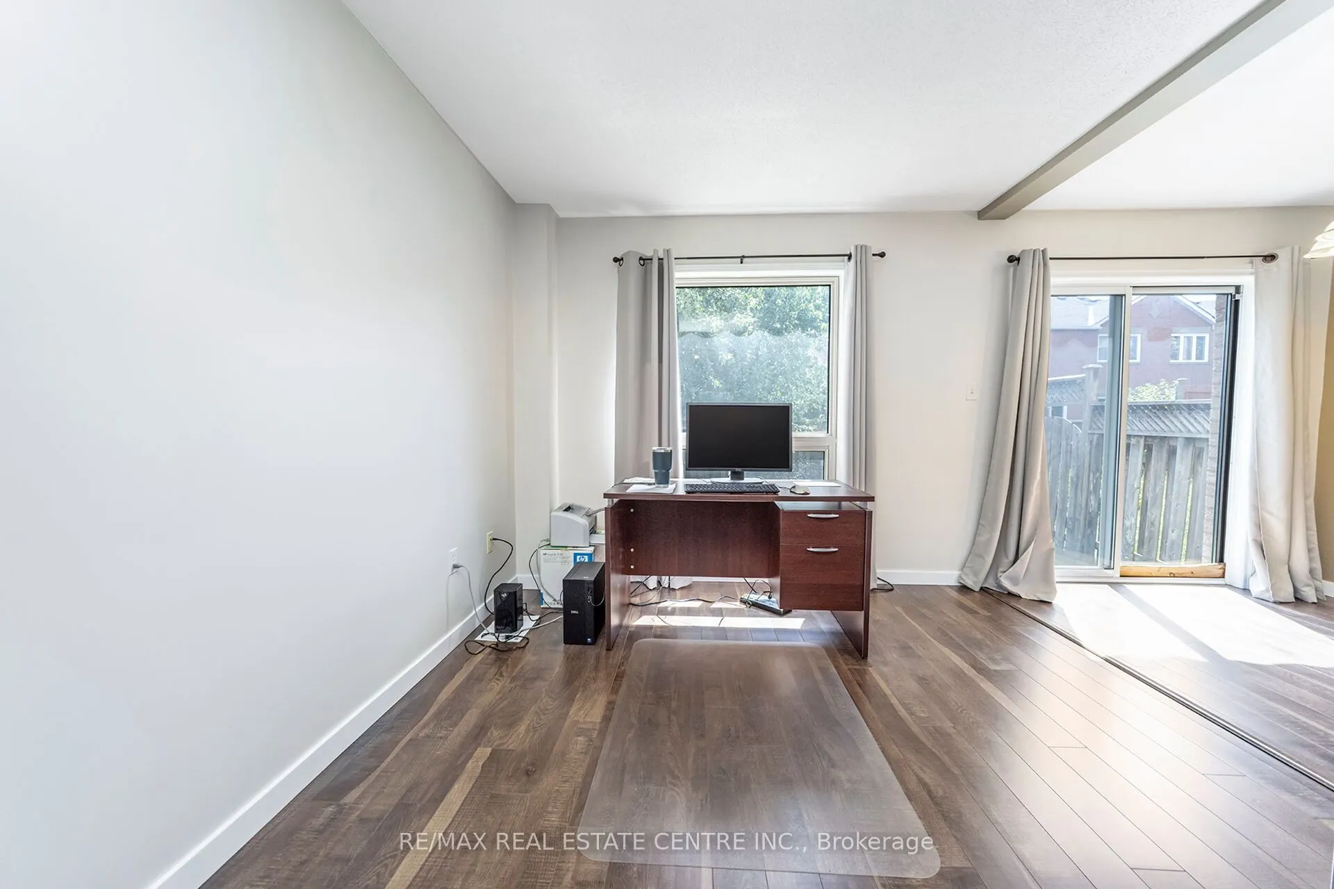 42 White Tail Crescent