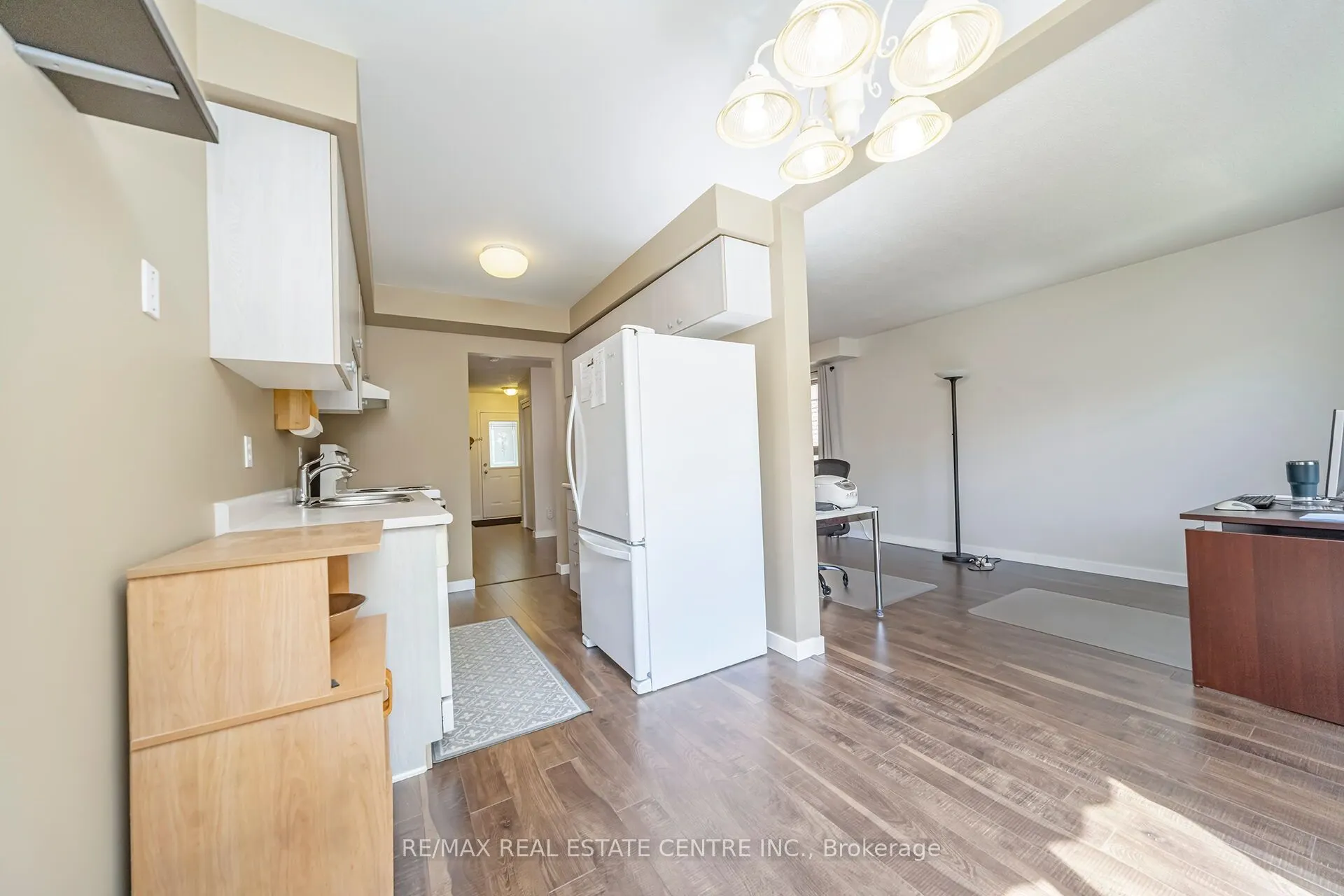 42 White Tail Crescent