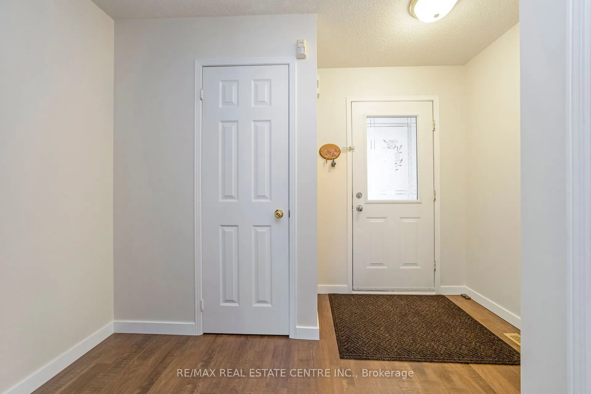 42 White Tail Crescent