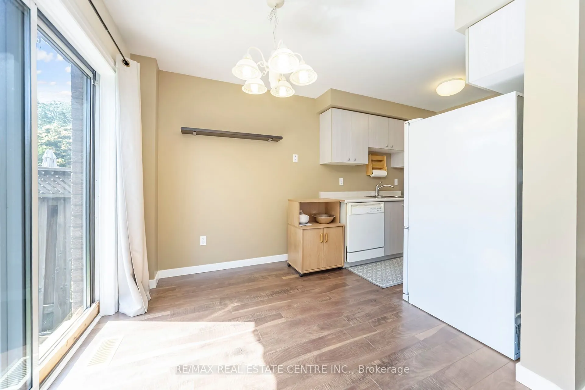 42 White Tail Crescent