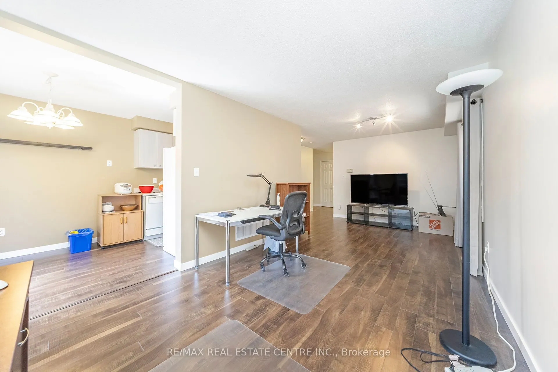 42 White Tail Crescent