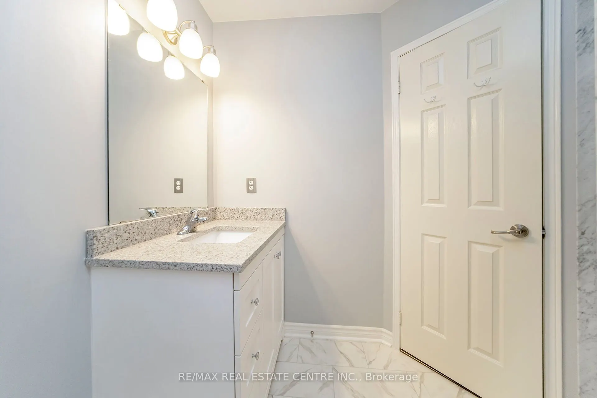 42 White Tail Crescent