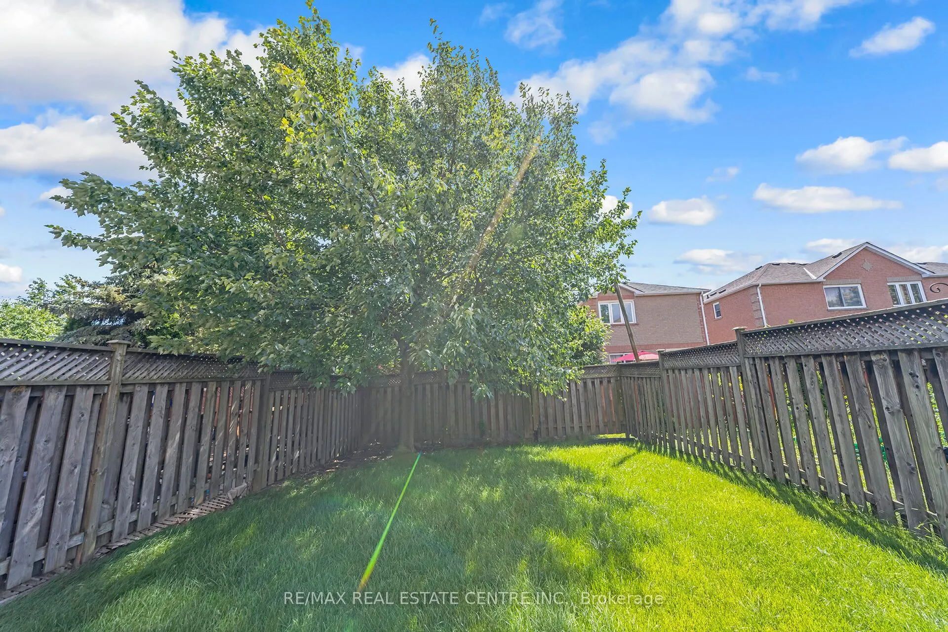 42 White Tail Crescent