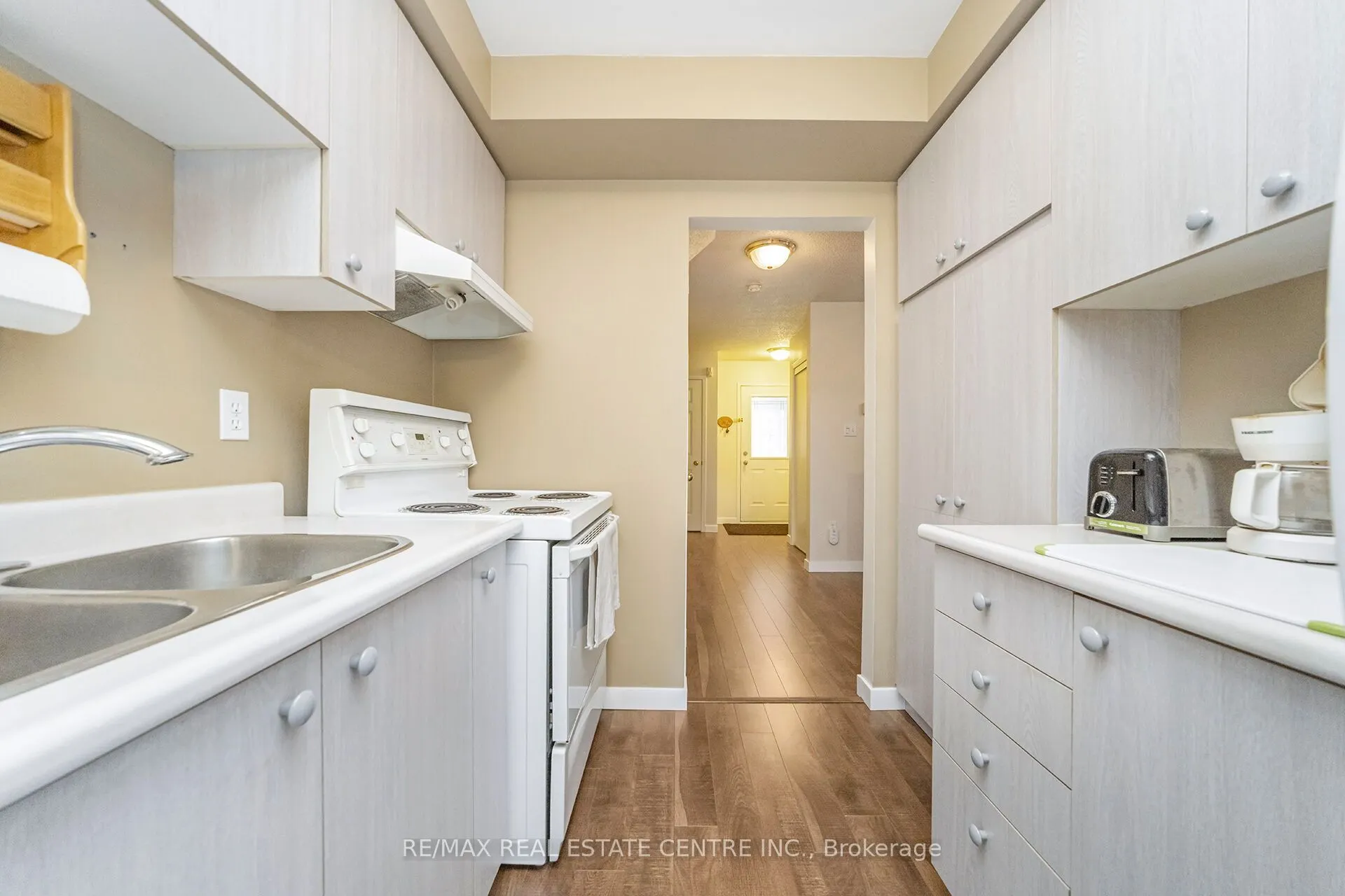 42 White Tail Crescent