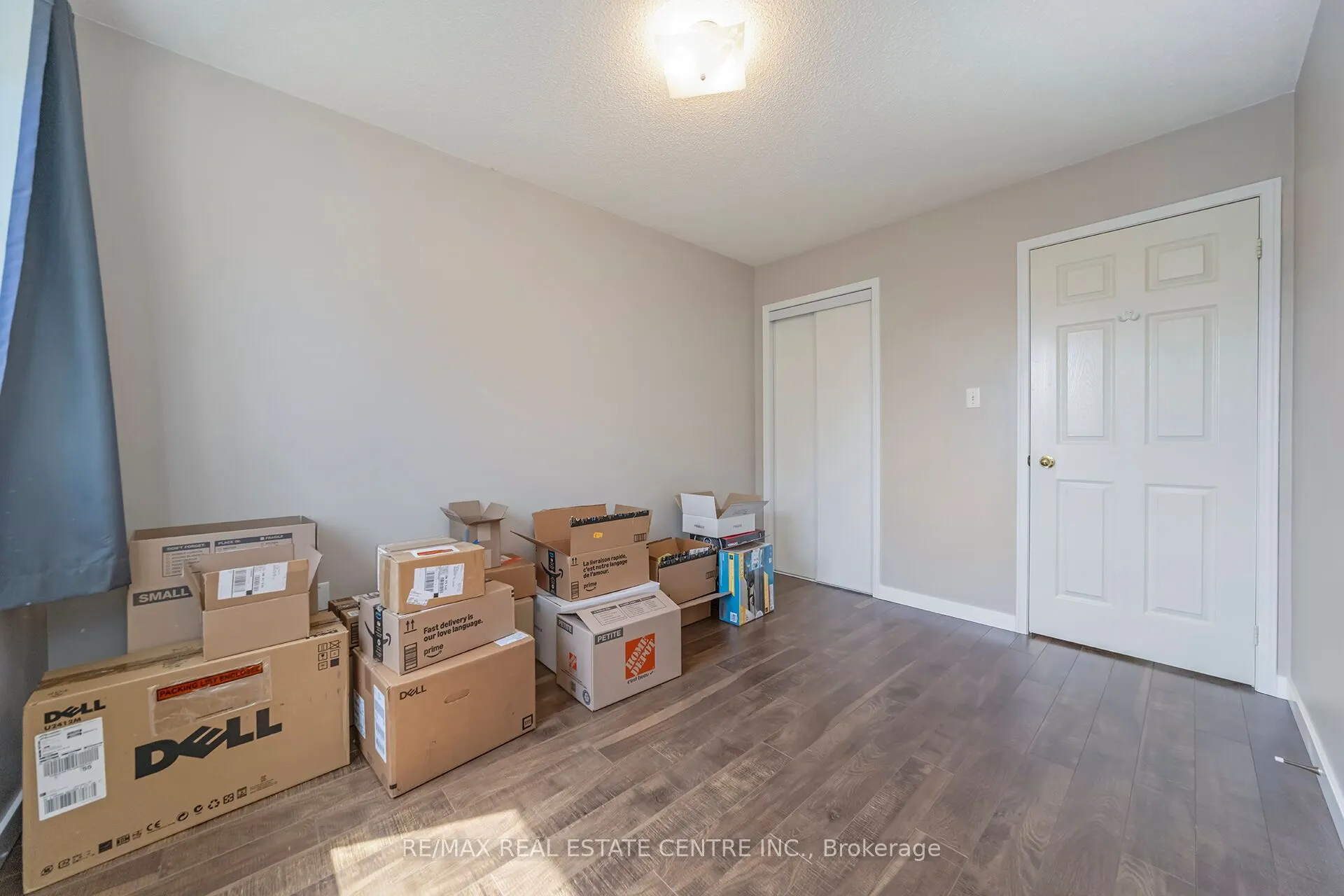42 White Tail Crescent