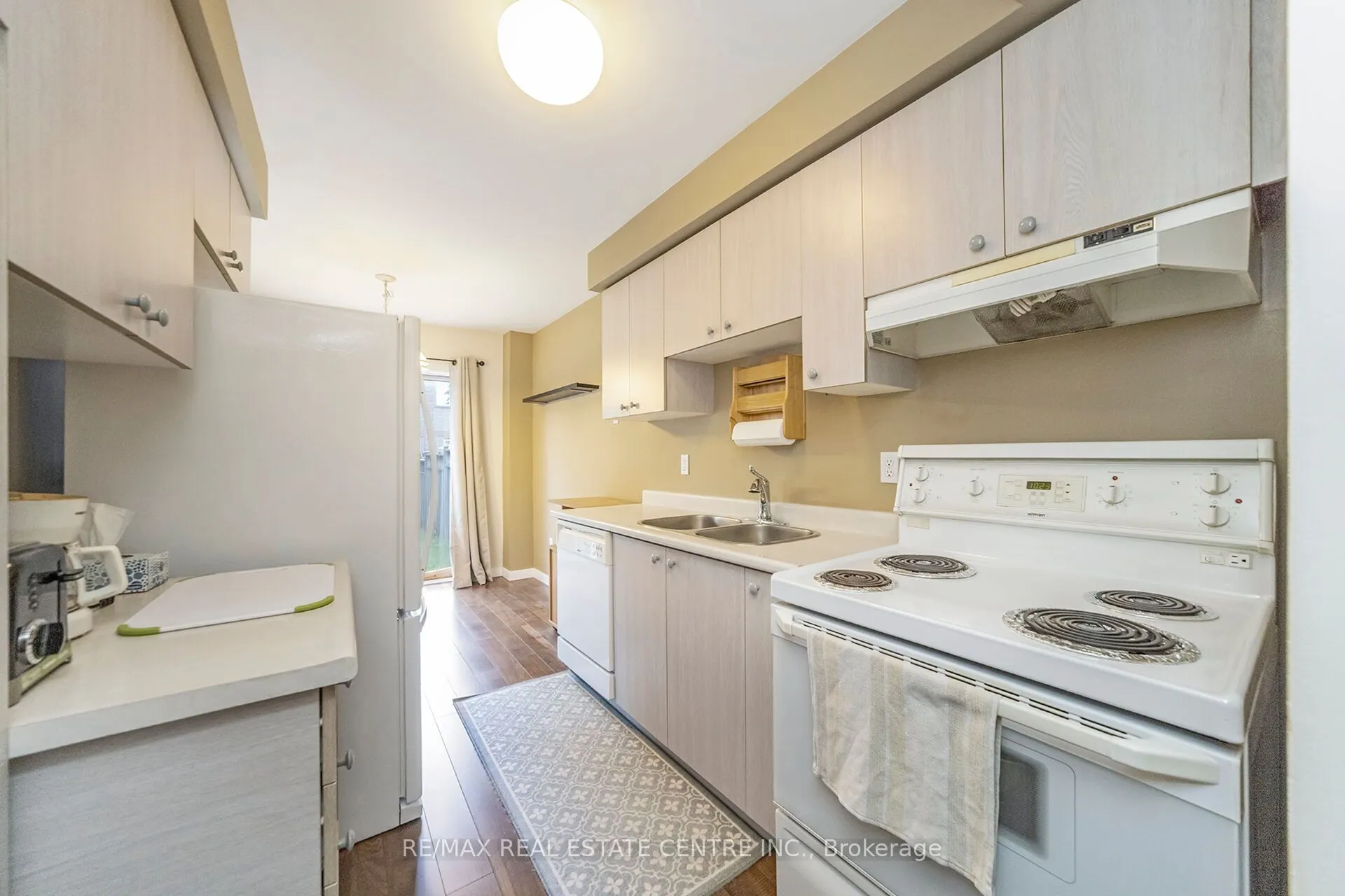 42 White Tail Crescent