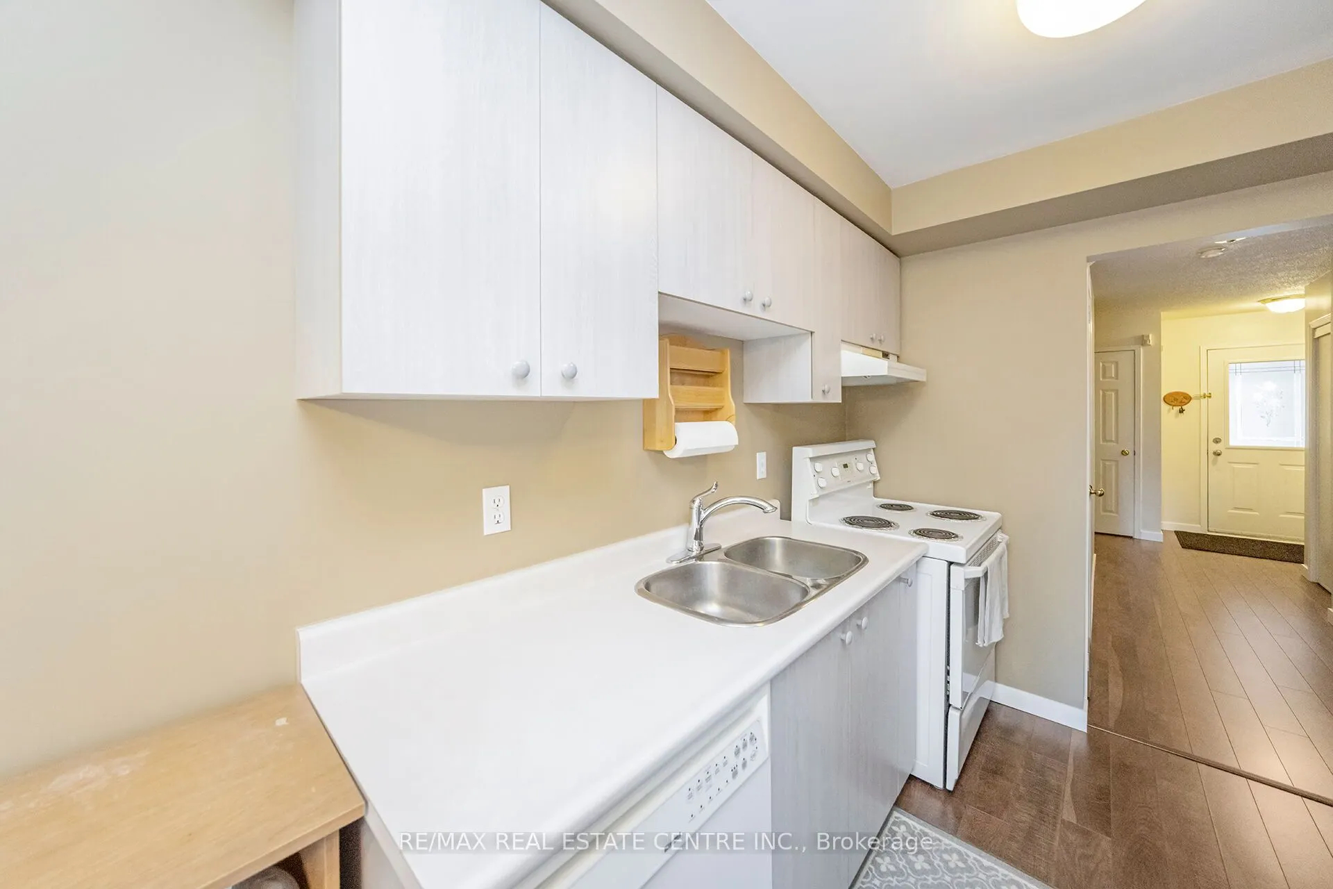42 White Tail Crescent