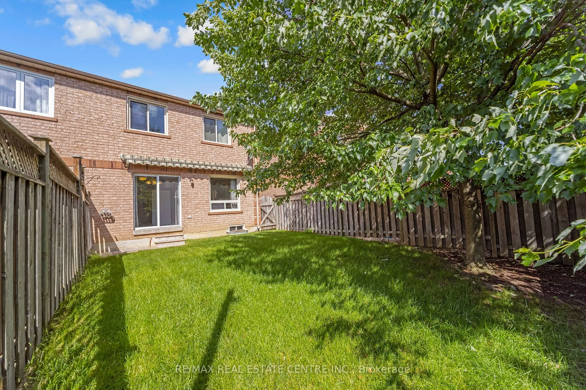 42 White Tail Crescent