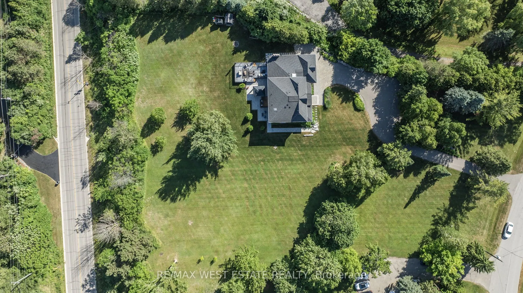 9 Walton Drive