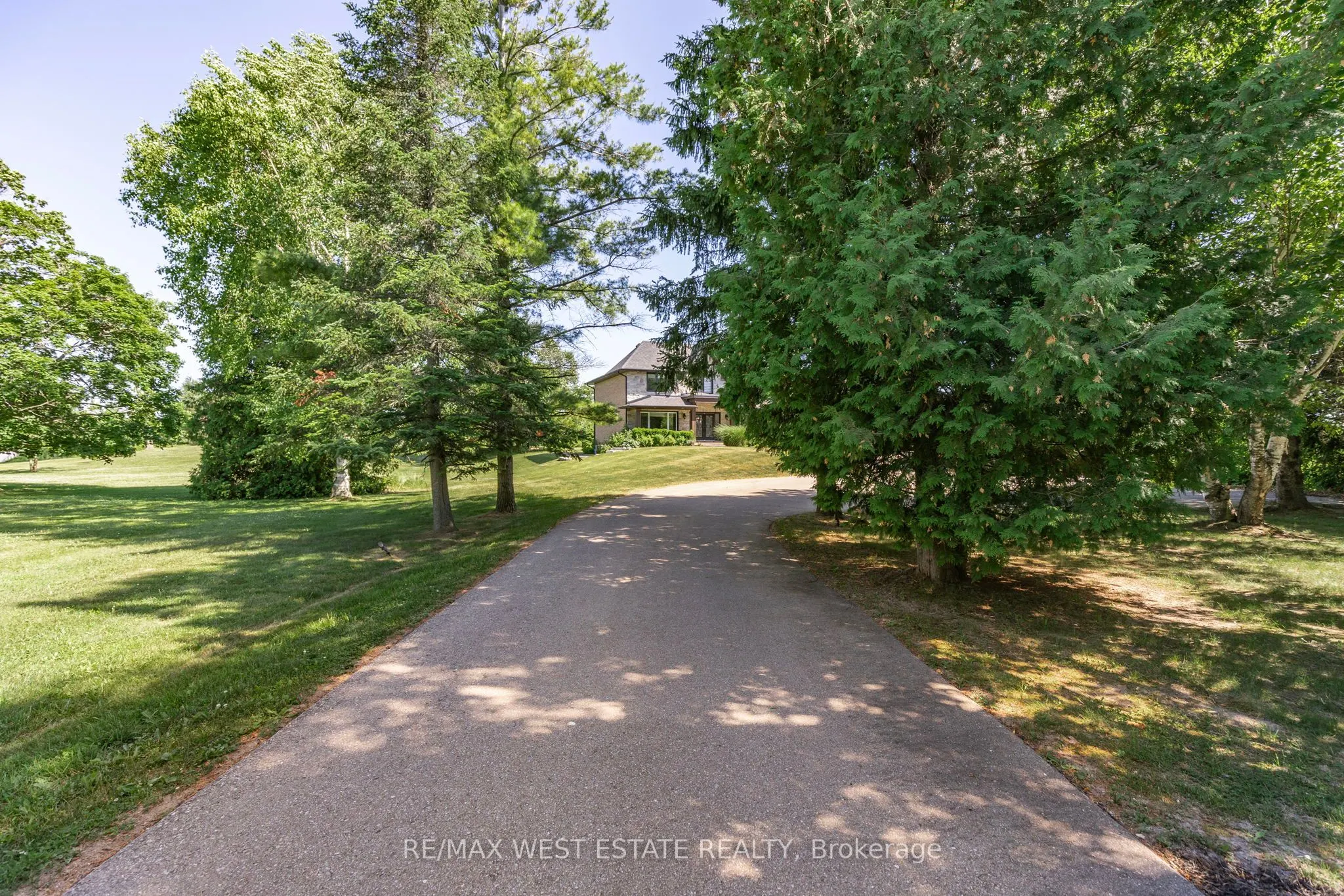 9 Walton Drive