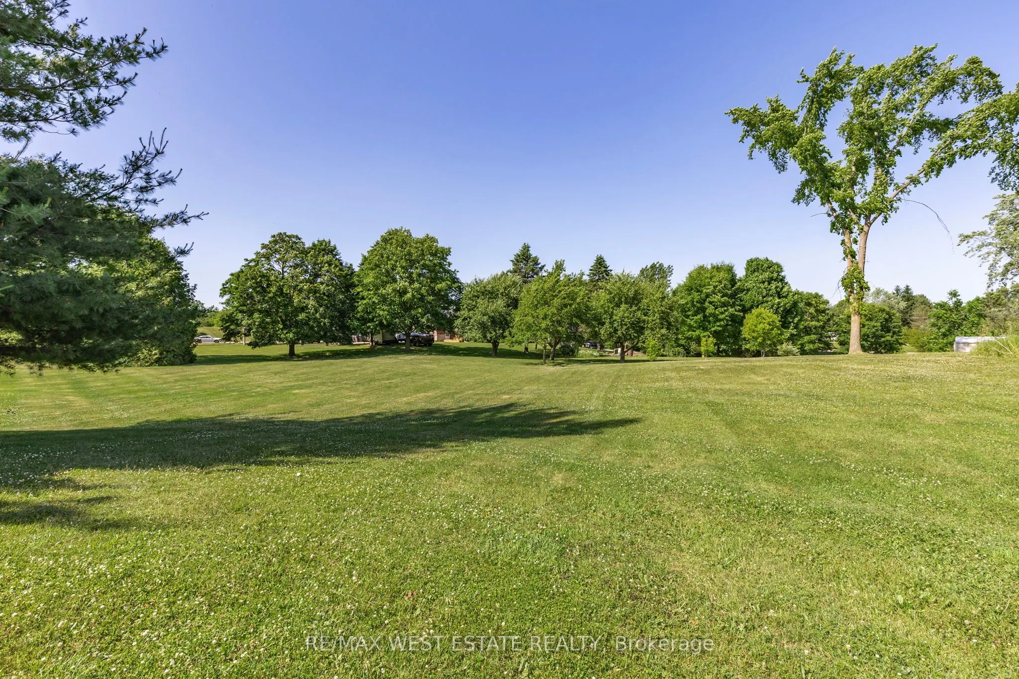 9 Walton Drive