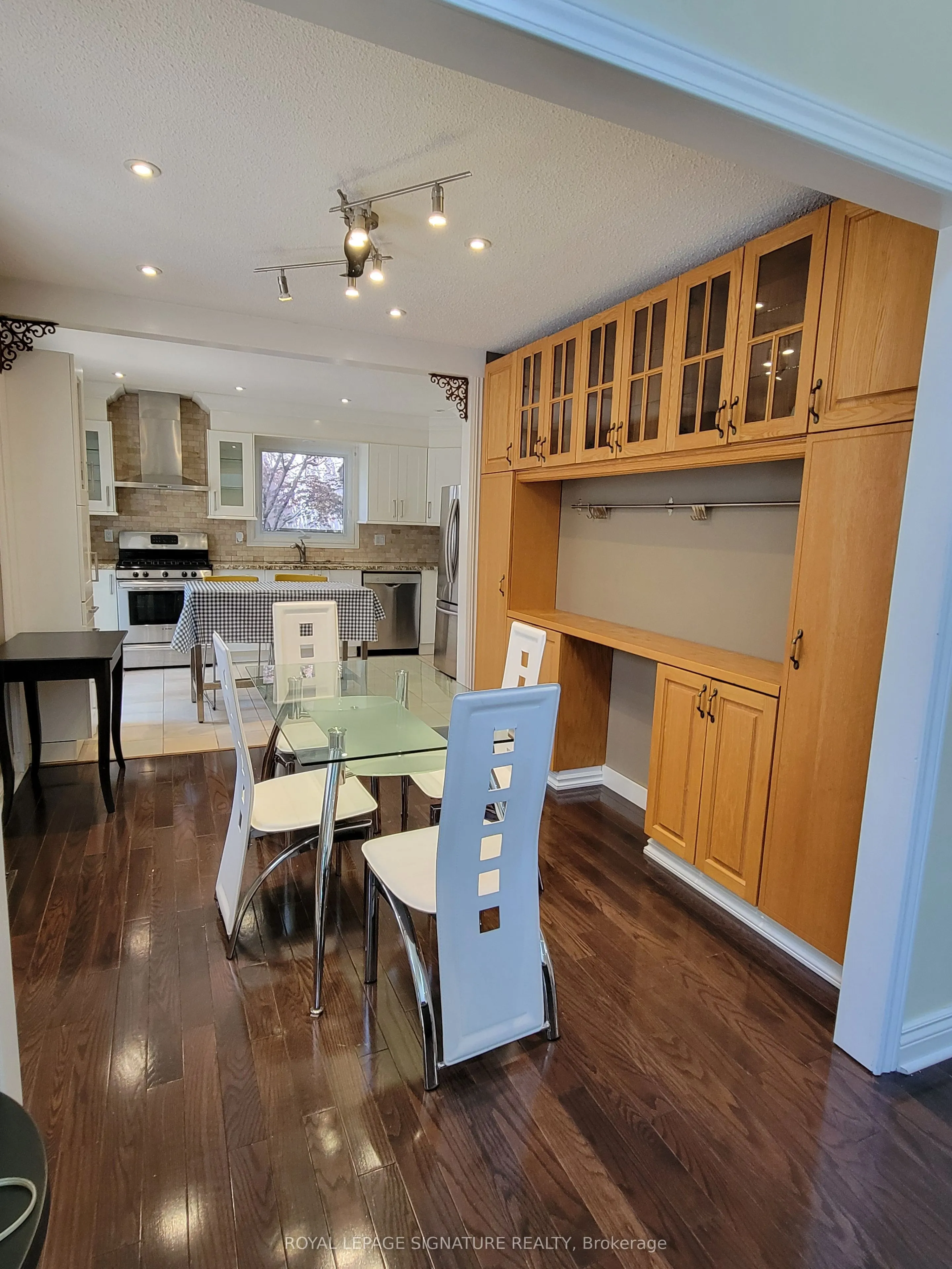 6800 Segovia Road