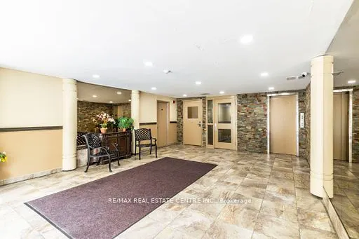 2095 Roche Court, #124