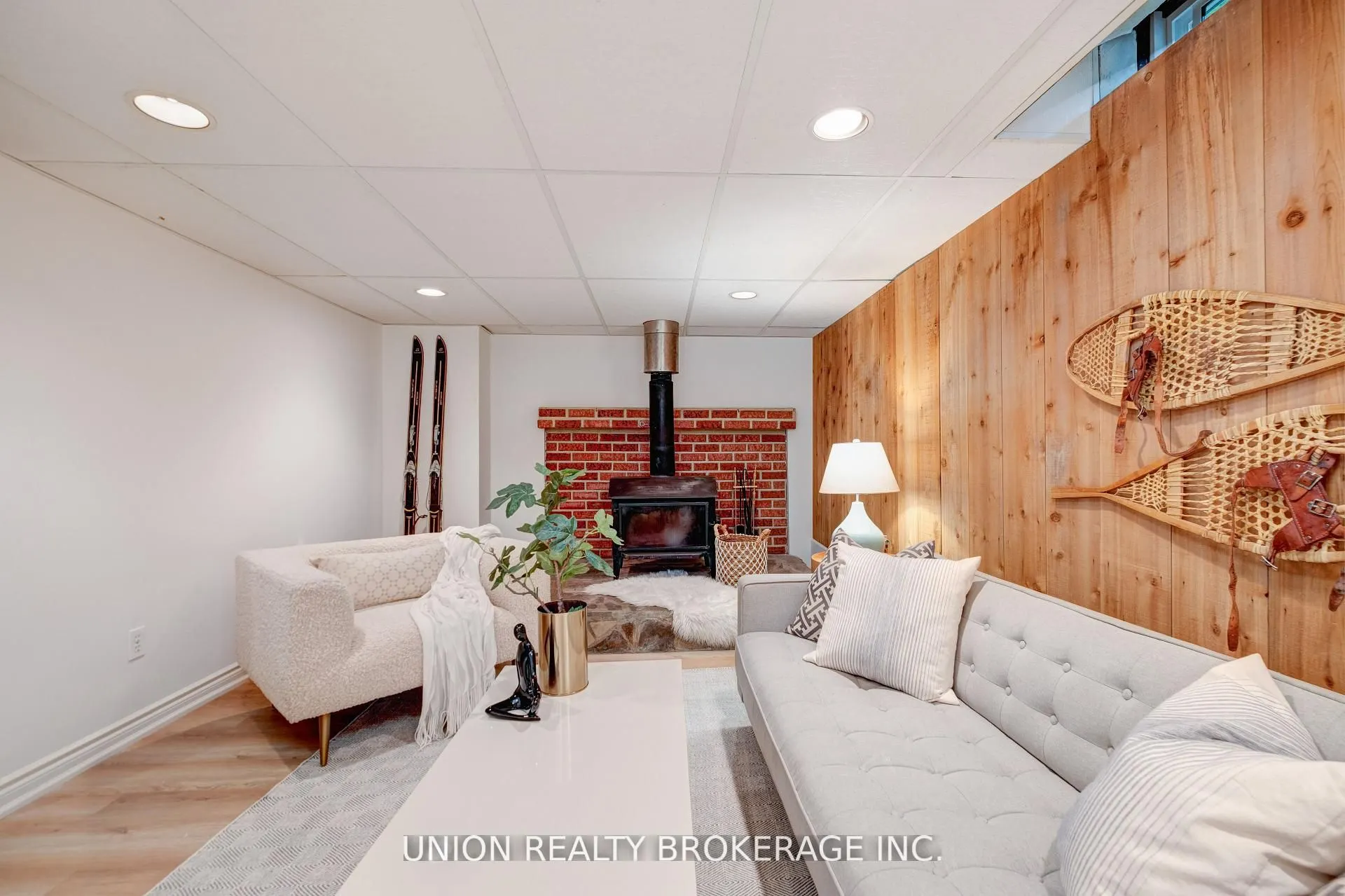2423 Brasilia Circle