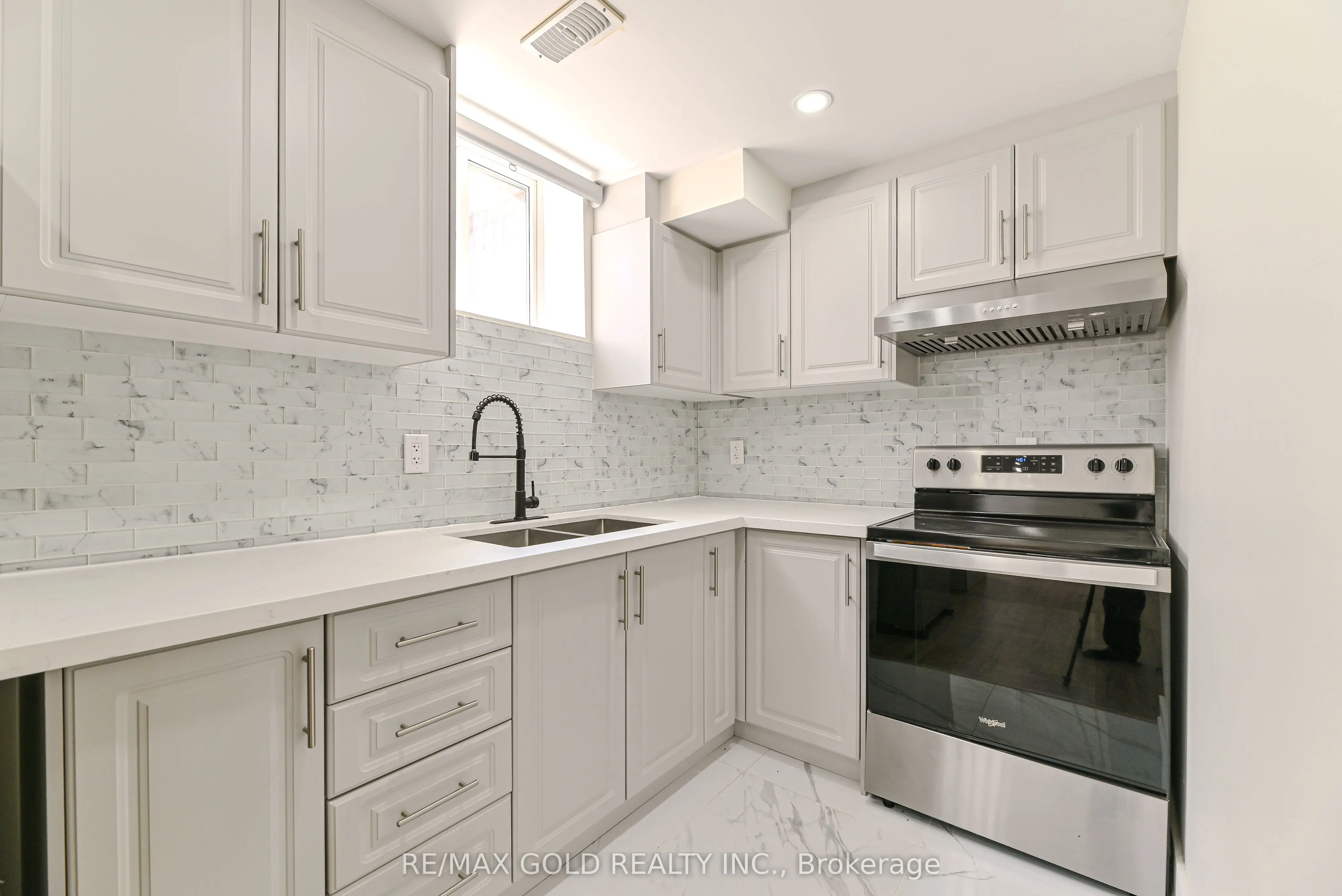 59 Cobriza Crescent