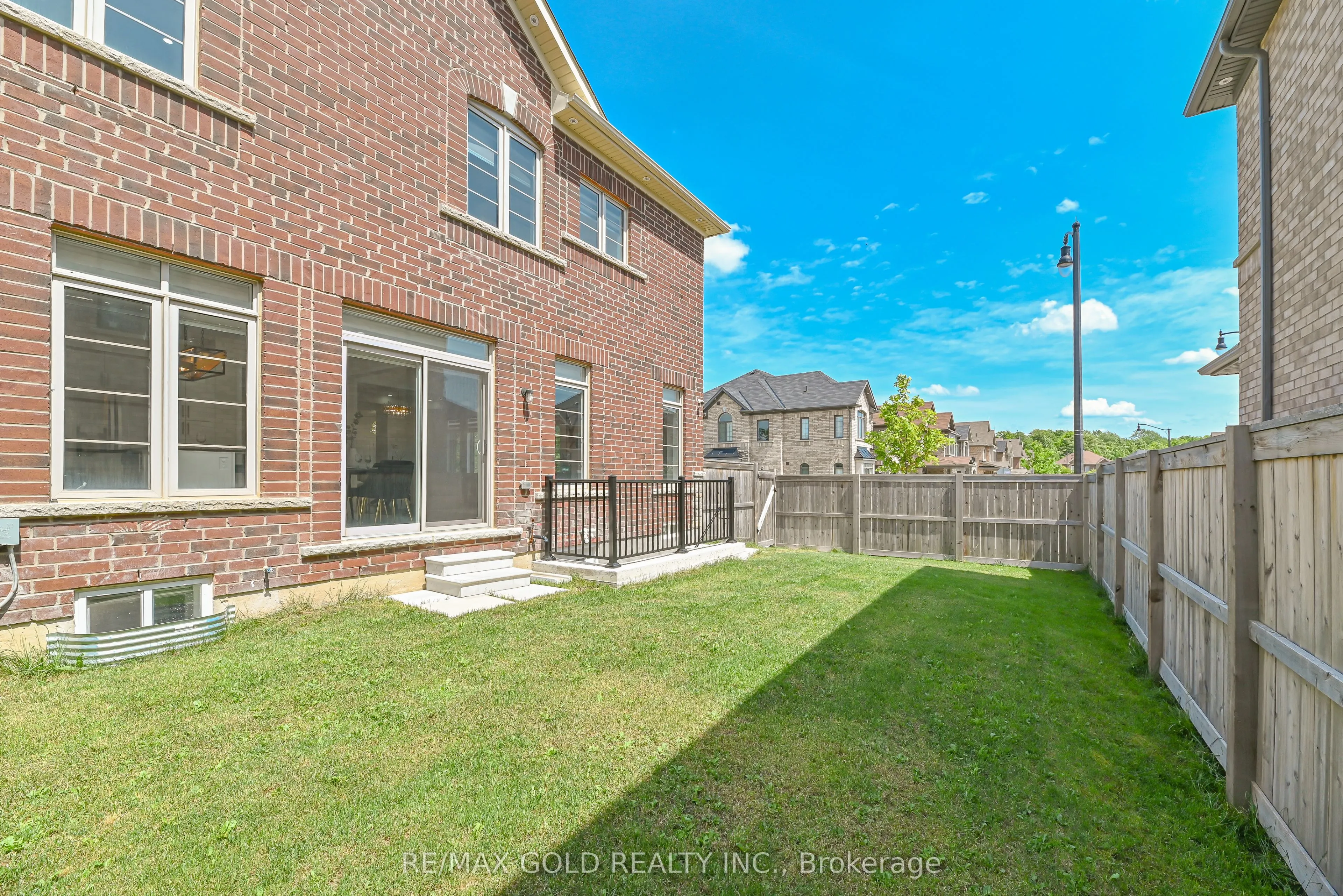 59 Cobriza Crescent