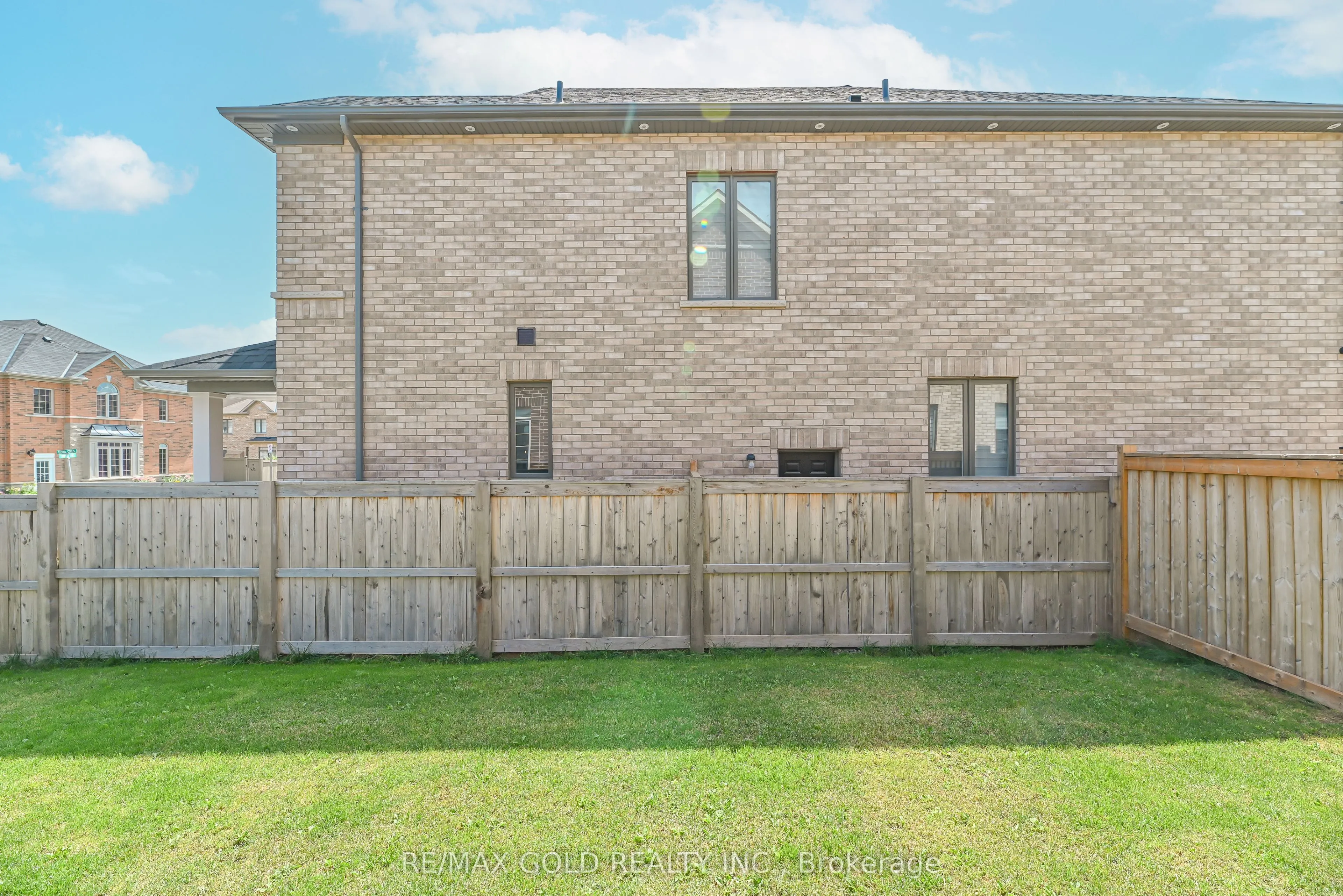 59 Cobriza Crescent