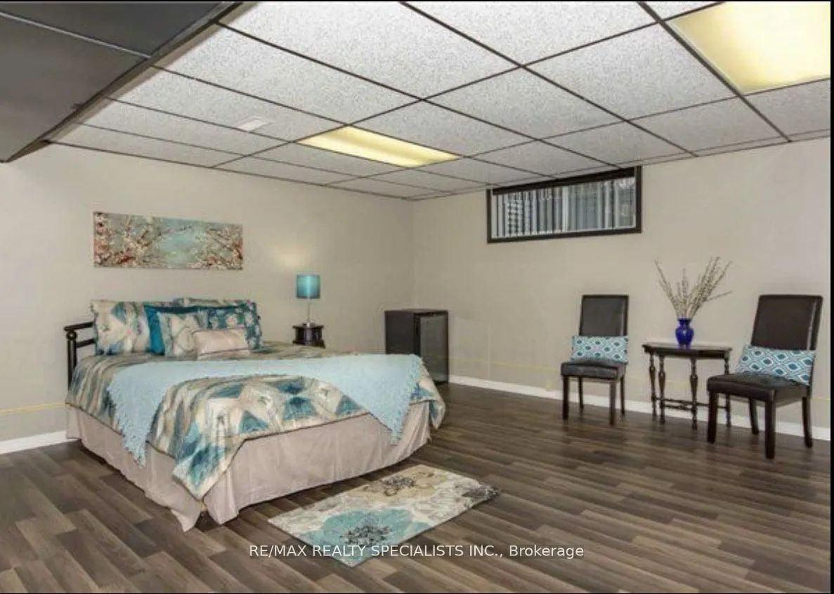 10704 Trafalgar Road