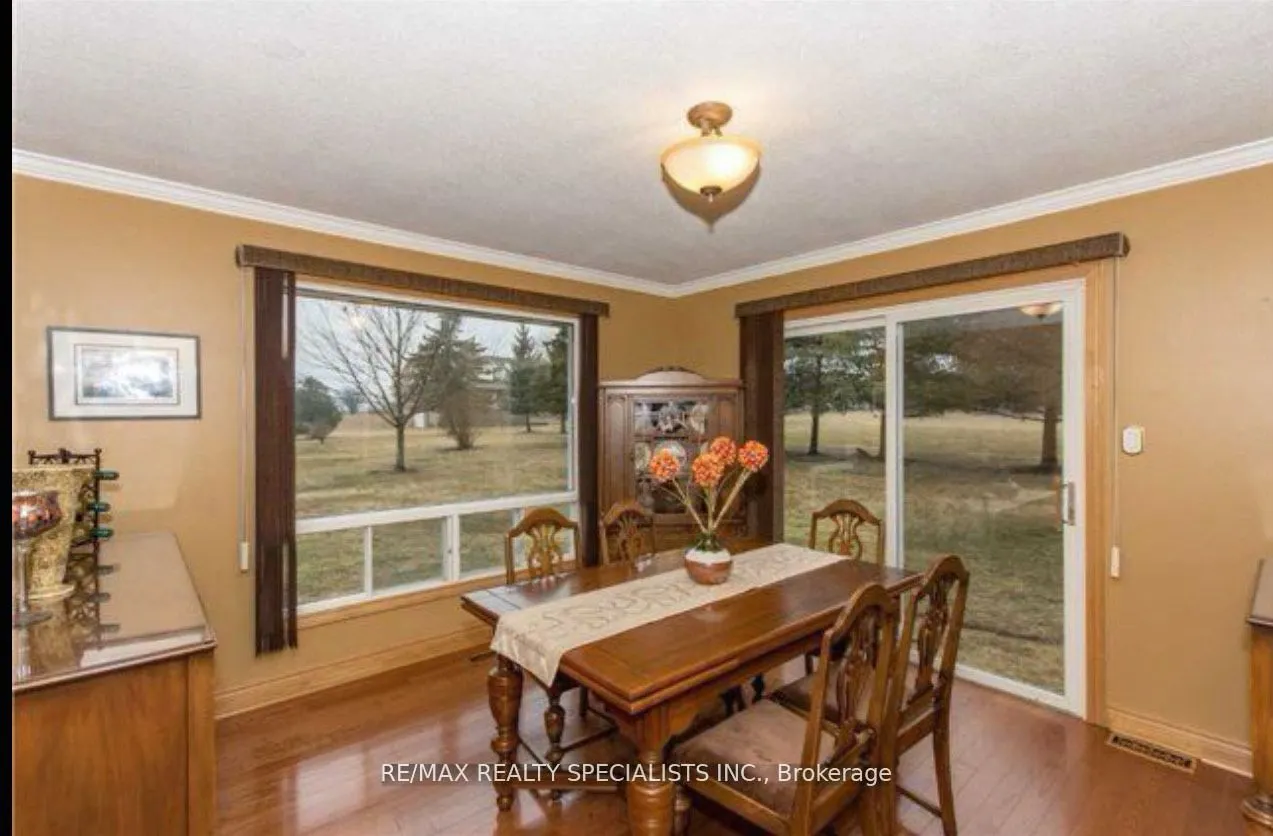 10704 Trafalgar Road