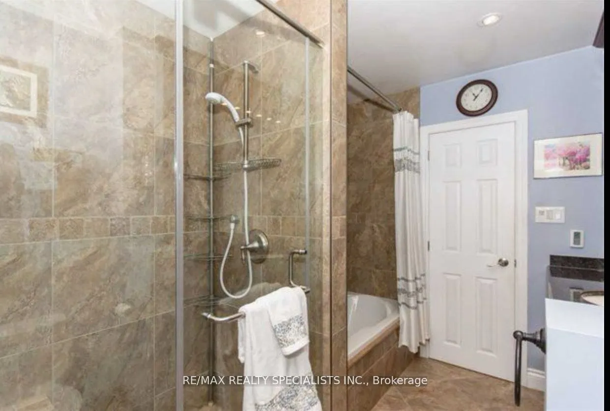10704 Trafalgar Road
